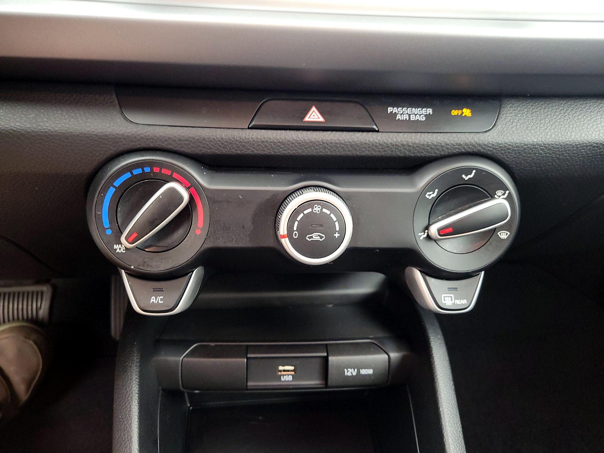 Thumbnail: 2021 Kia Rio5 - 16