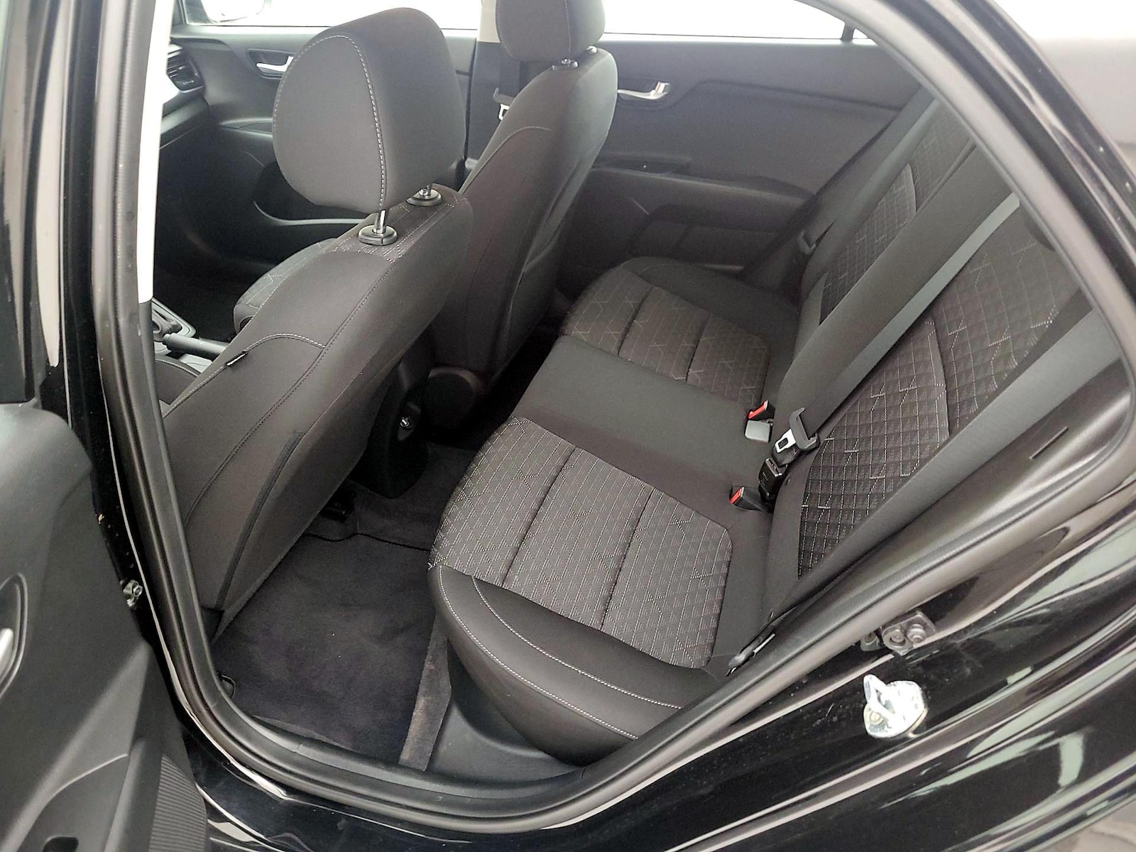 2021 Kia Rio 5-Door S - Photo 20
