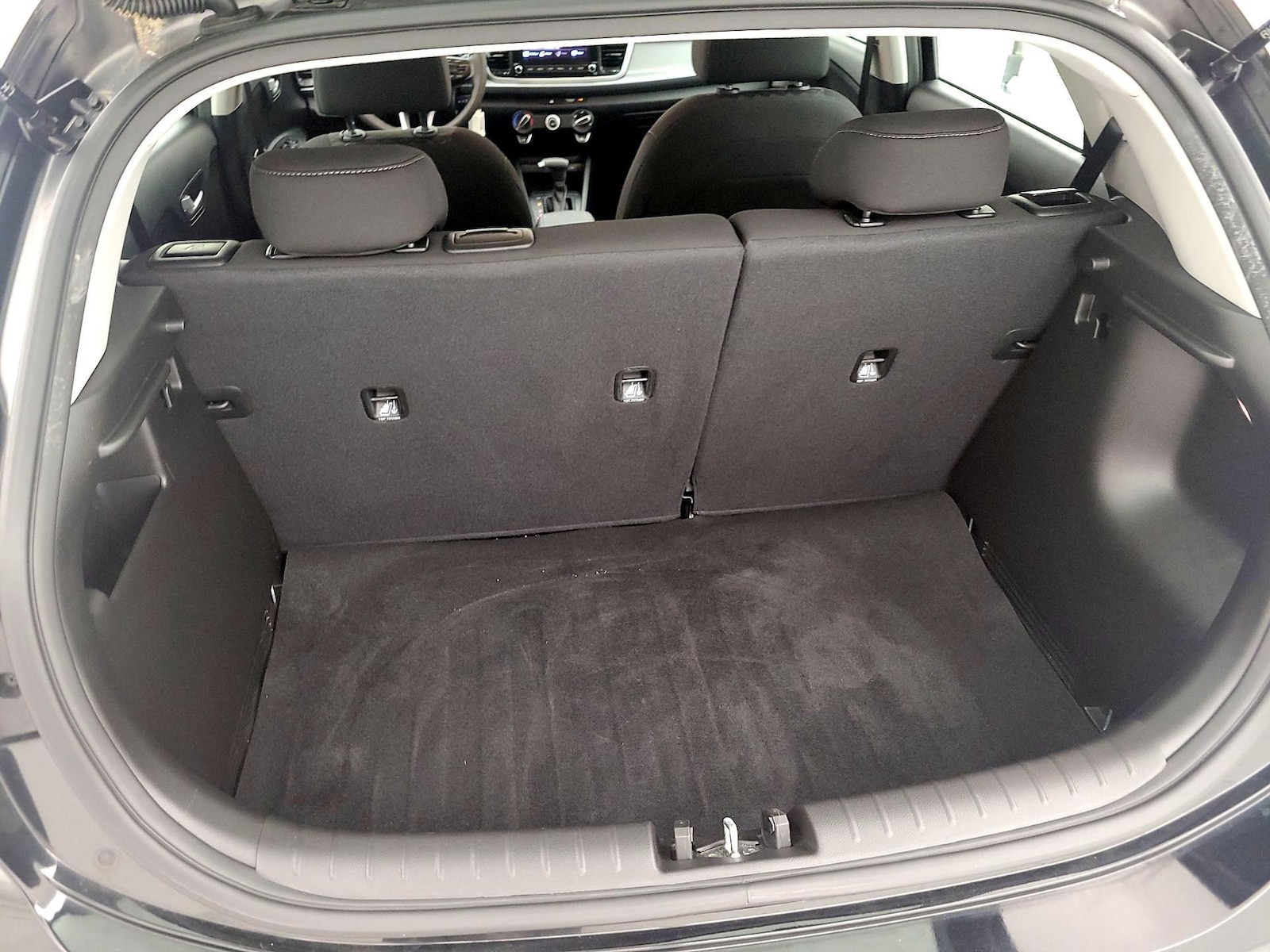 2021 Kia Rio 5-Door S - Photo 21