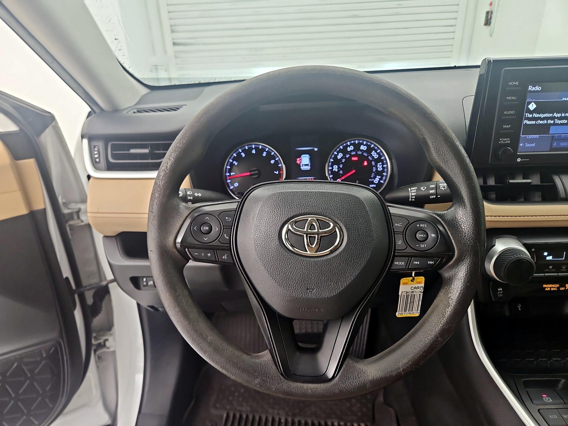 Thumbnail: 2022 Toyota RAV4 - 10