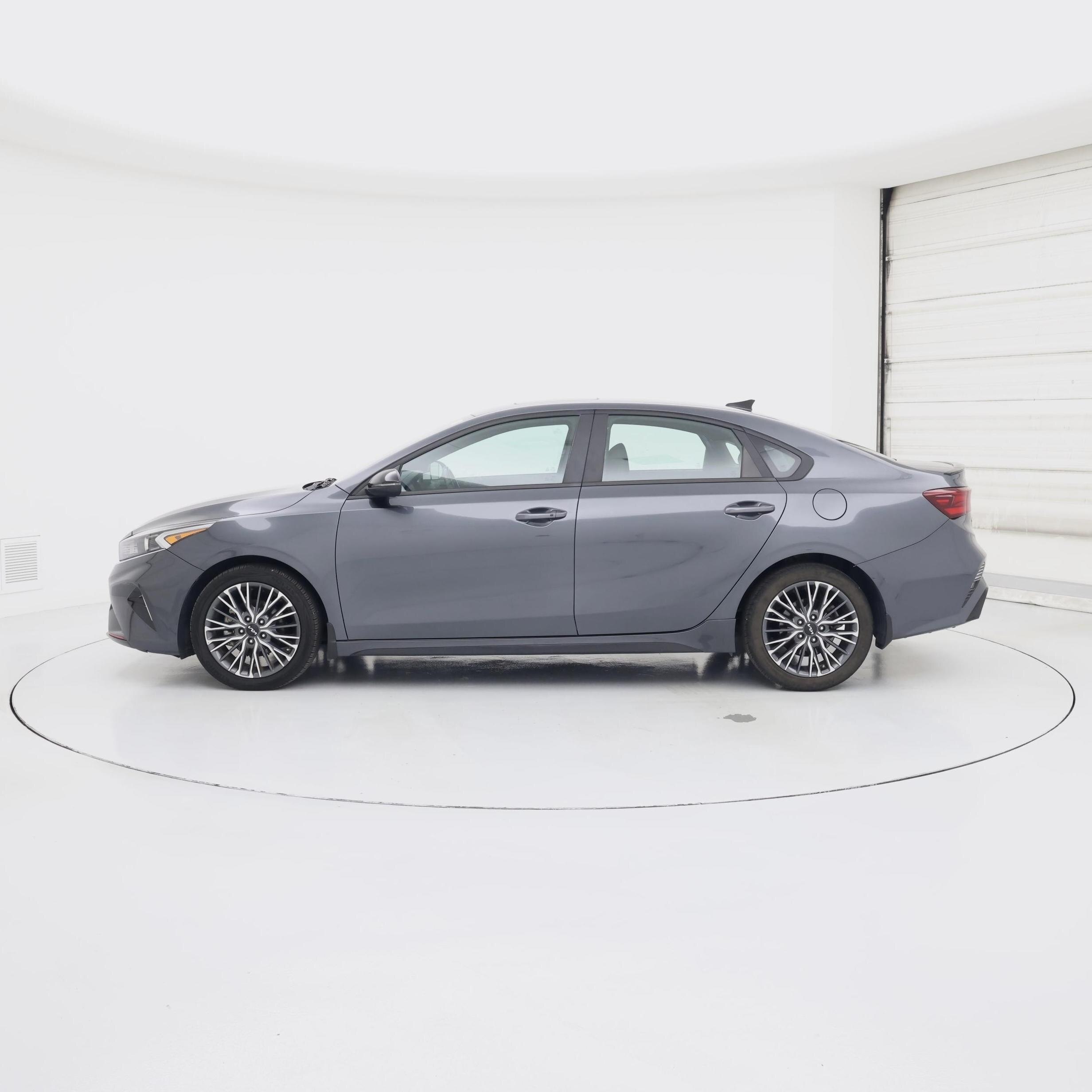 Thumbnail: 2024 Kia Forte - 3