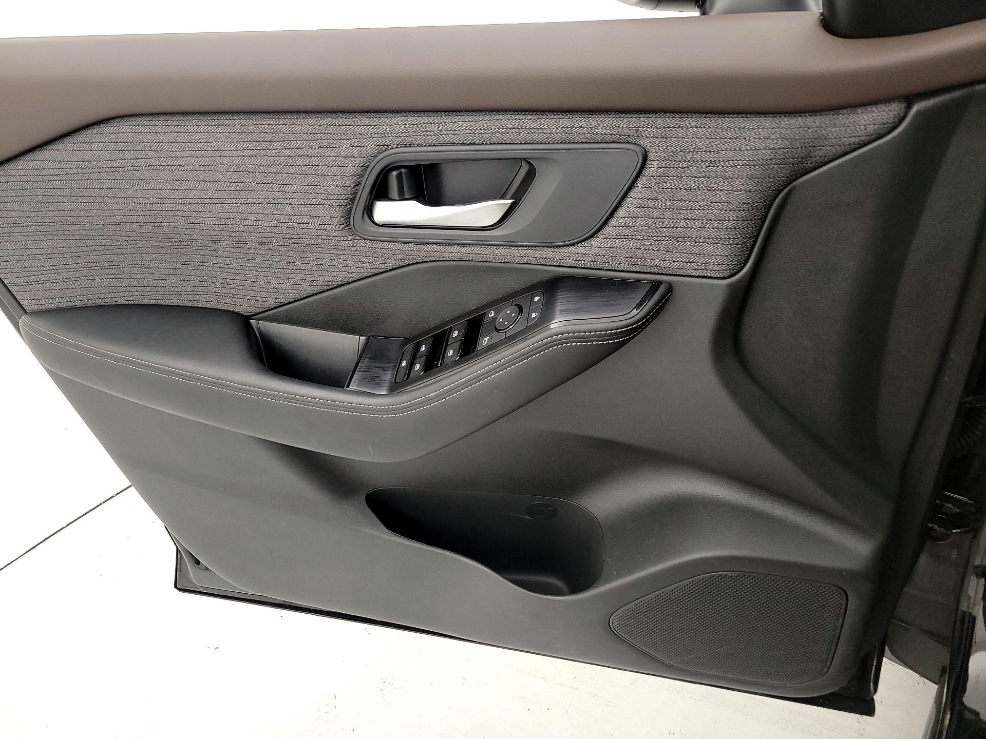 Thumbnail: 2023 Nissan Rogue - 12