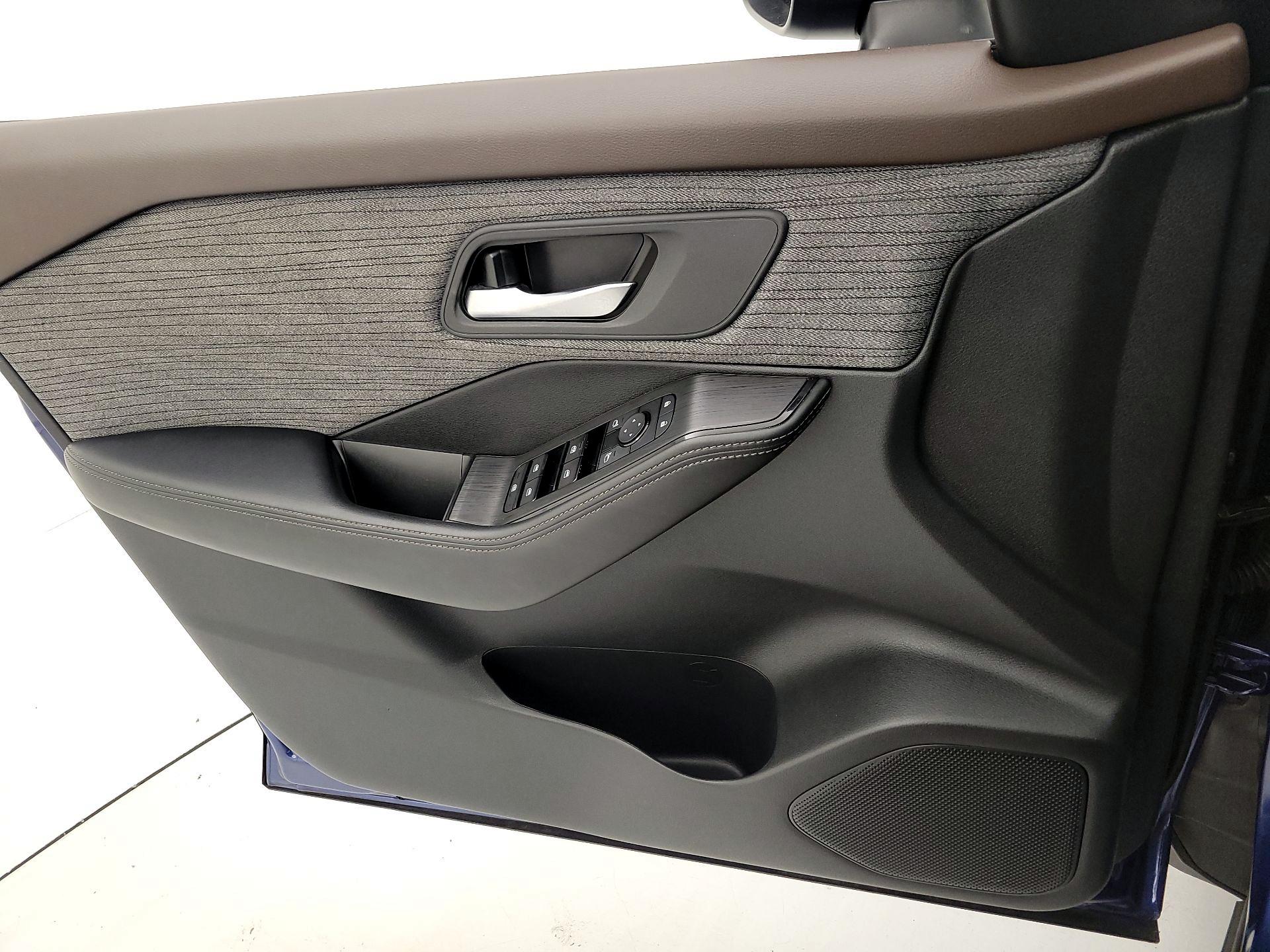 Thumbnail: 2023 Nissan Rogue - 12