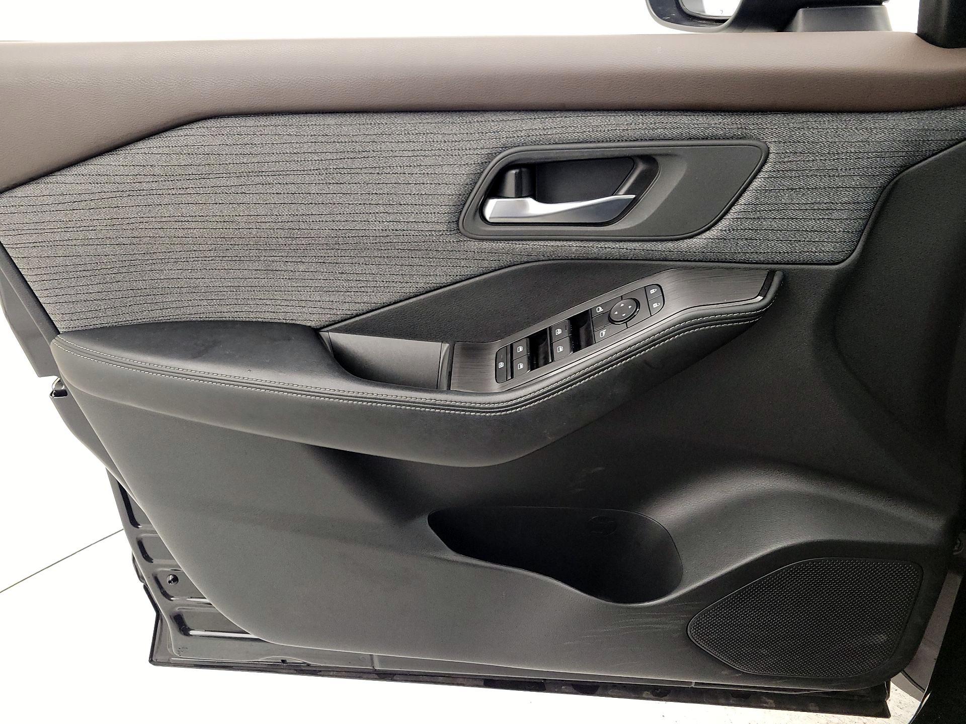 Thumbnail: 2023 Nissan Rogue - 12