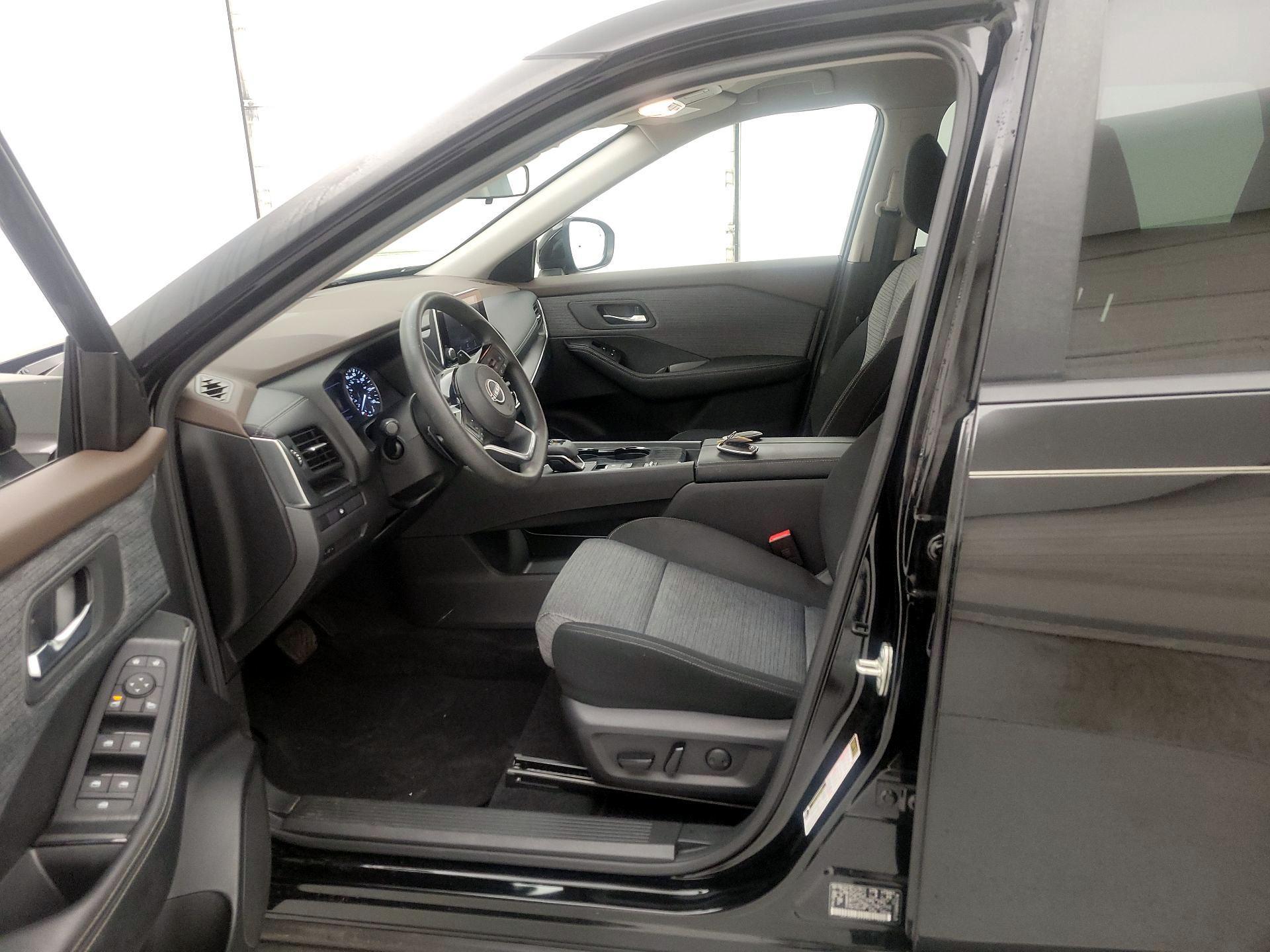 Thumbnail: 2023 Nissan Rogue - 11