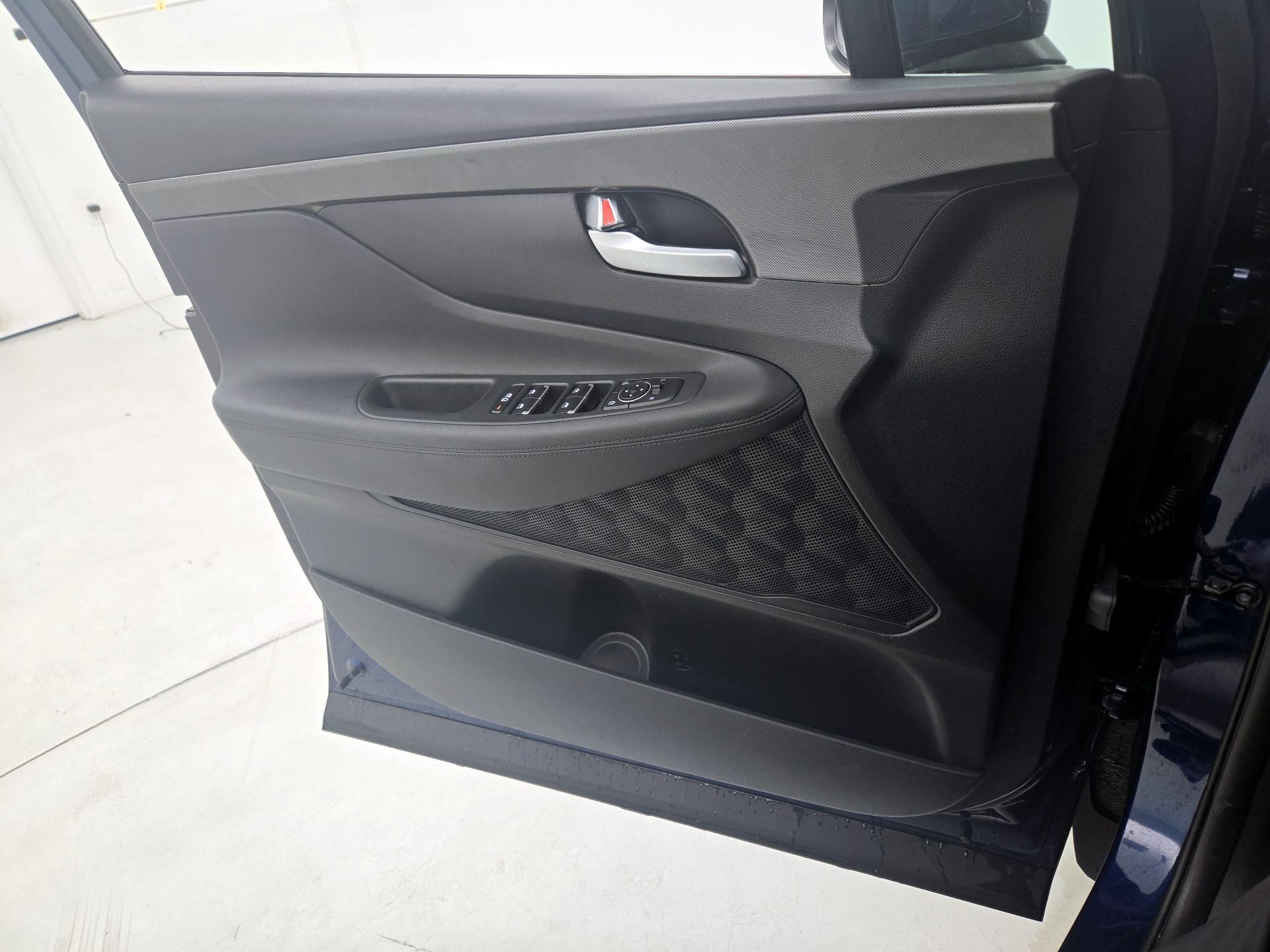 Thumbnail: 2023 Hyundai Santa Fe - 12