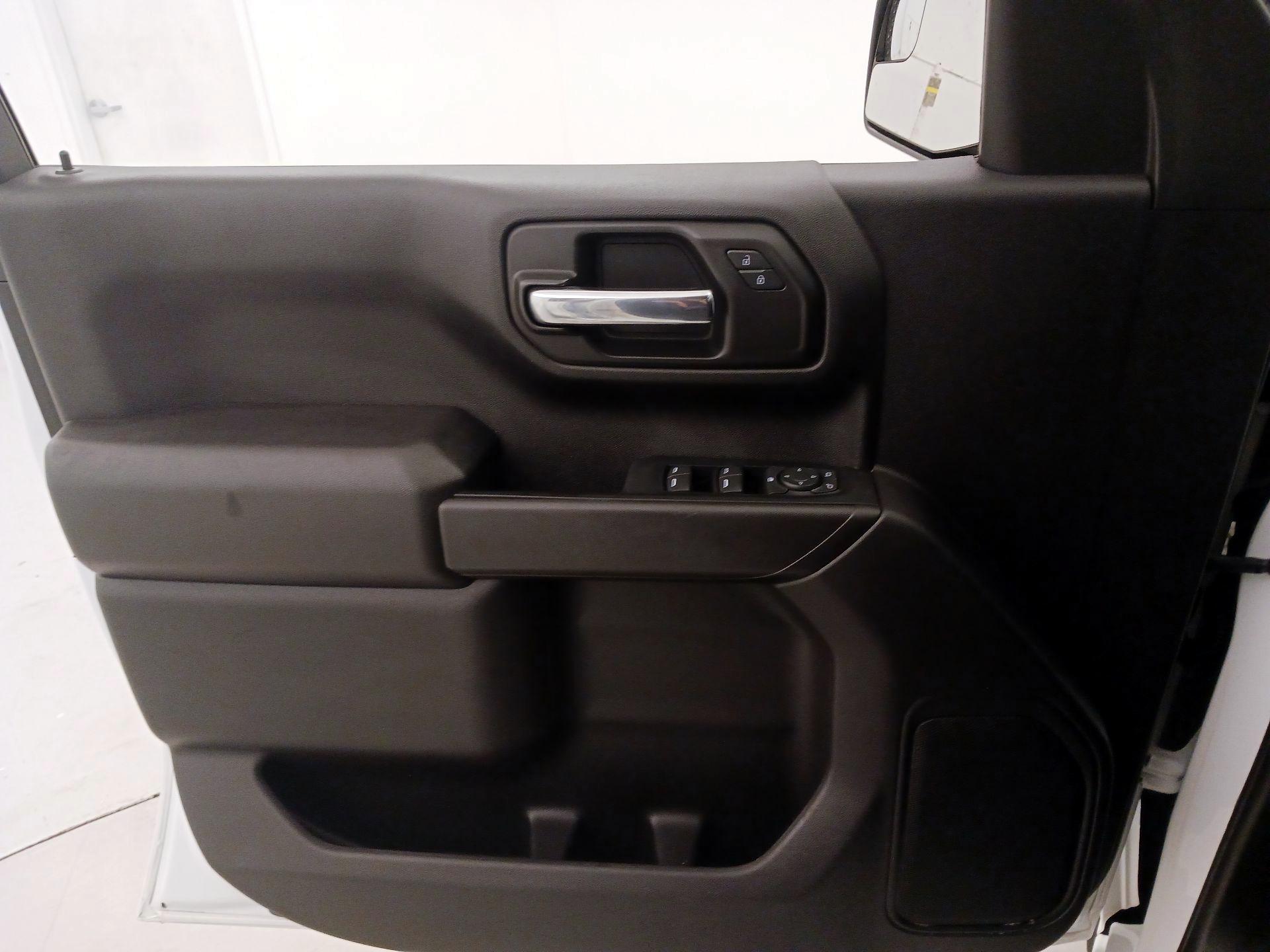 Thumbnail: 2022 Chevrolet Silverado 1500 - 12