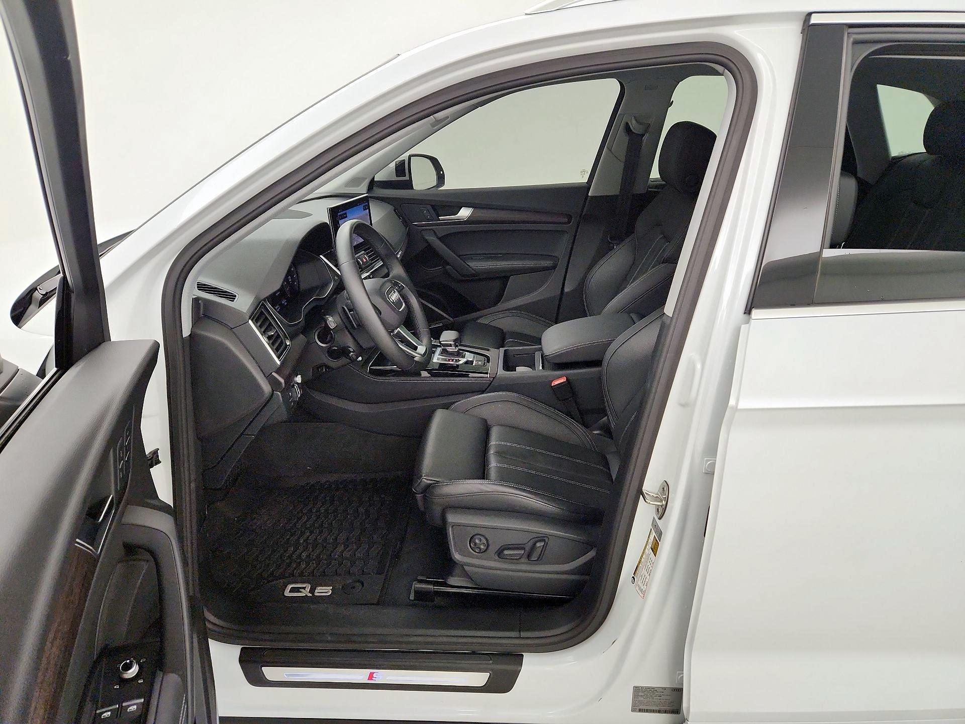 Thumbnail: 2024 Audi Q5 - 11