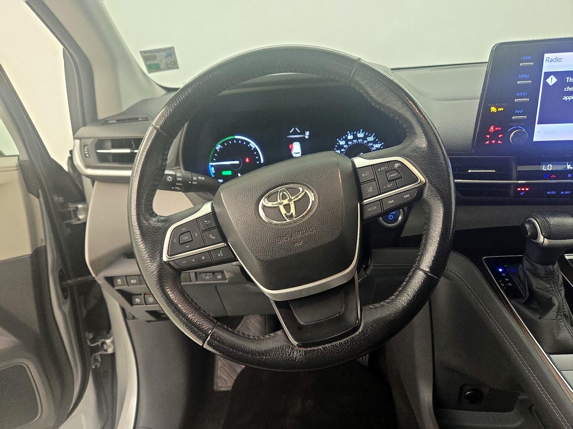 Thumbnail: 2021 Toyota Sienna - 10