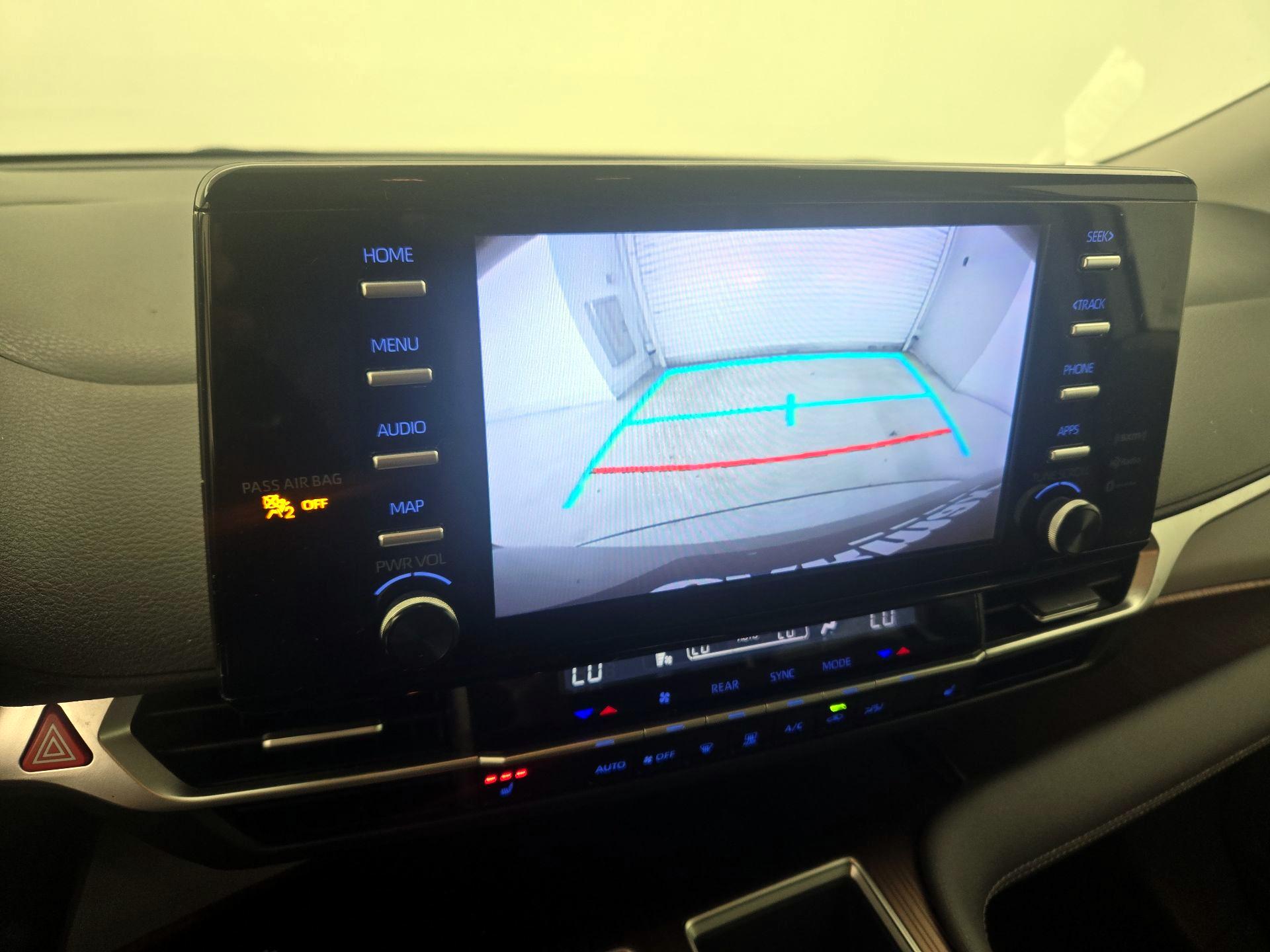 Thumbnail: 2021 Toyota Sienna - 14