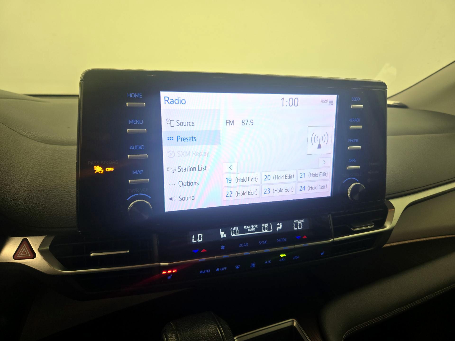 Thumbnail: 2021 Toyota Sienna - 15