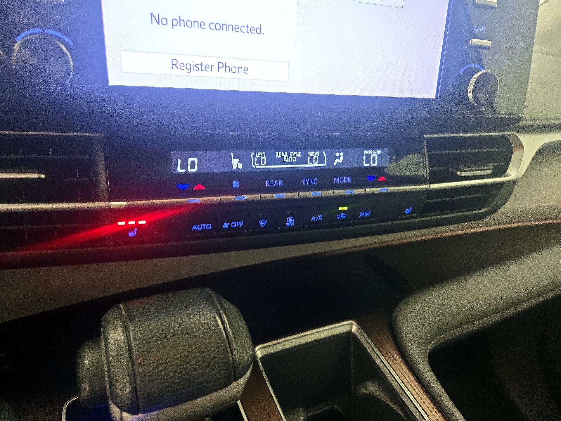 Thumbnail: 2021 Toyota Sienna - 16