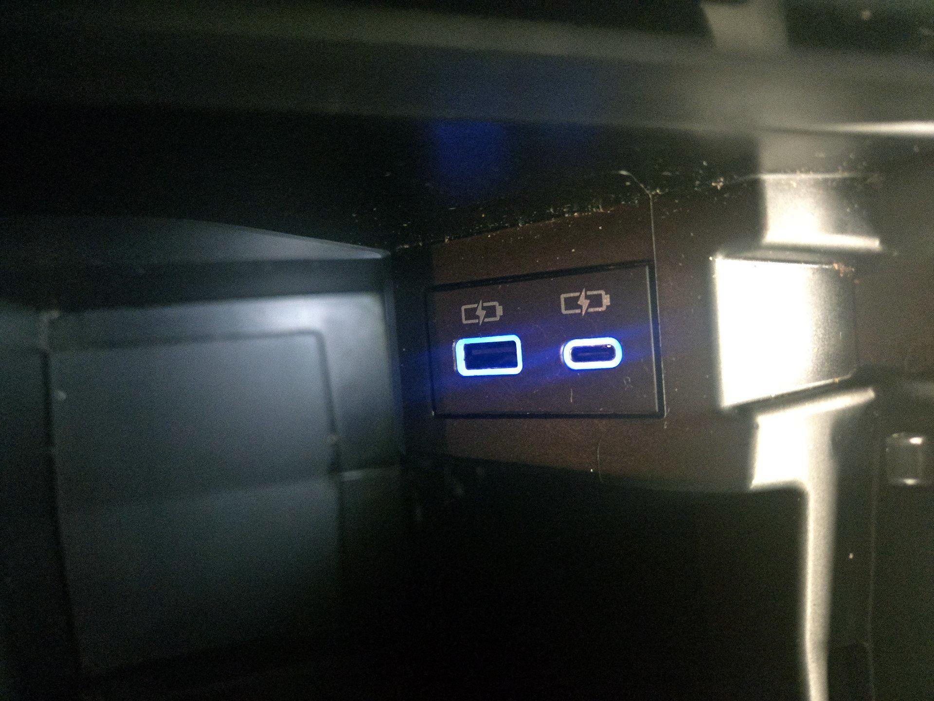 Thumbnail: 2021 Toyota Sienna - 18