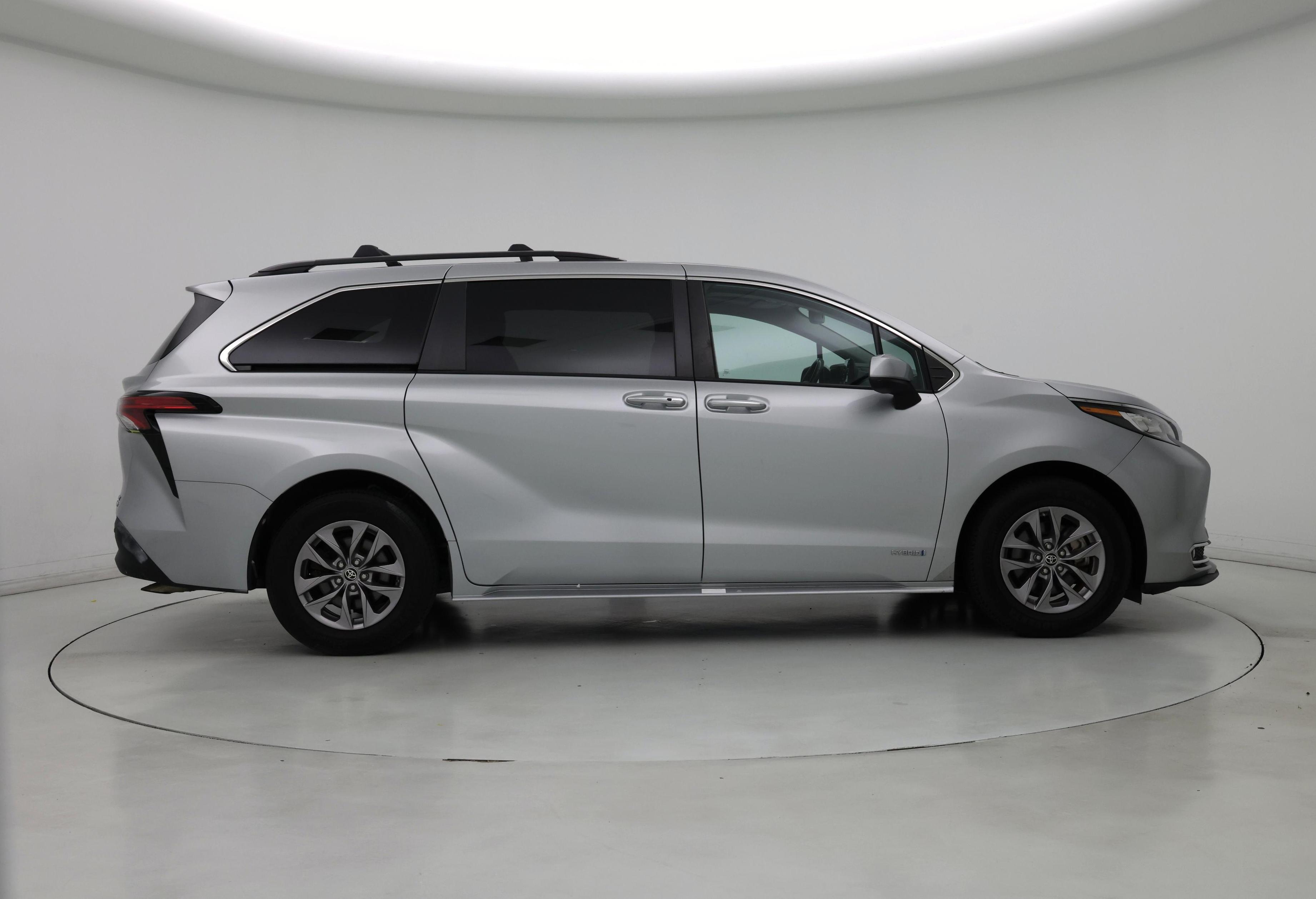 Thumbnail: 2021 Toyota Sienna - 7