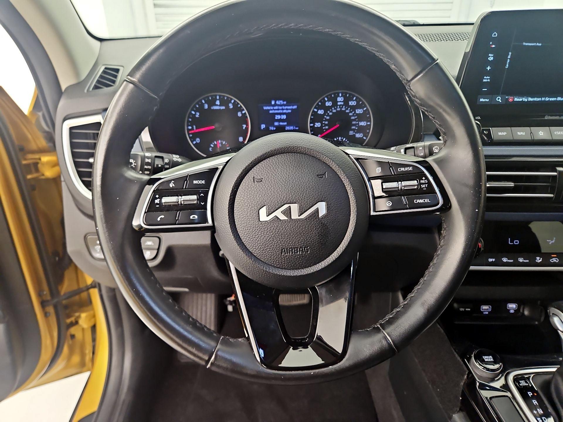 Thumbnail: 2023 Kia Seltos - 10