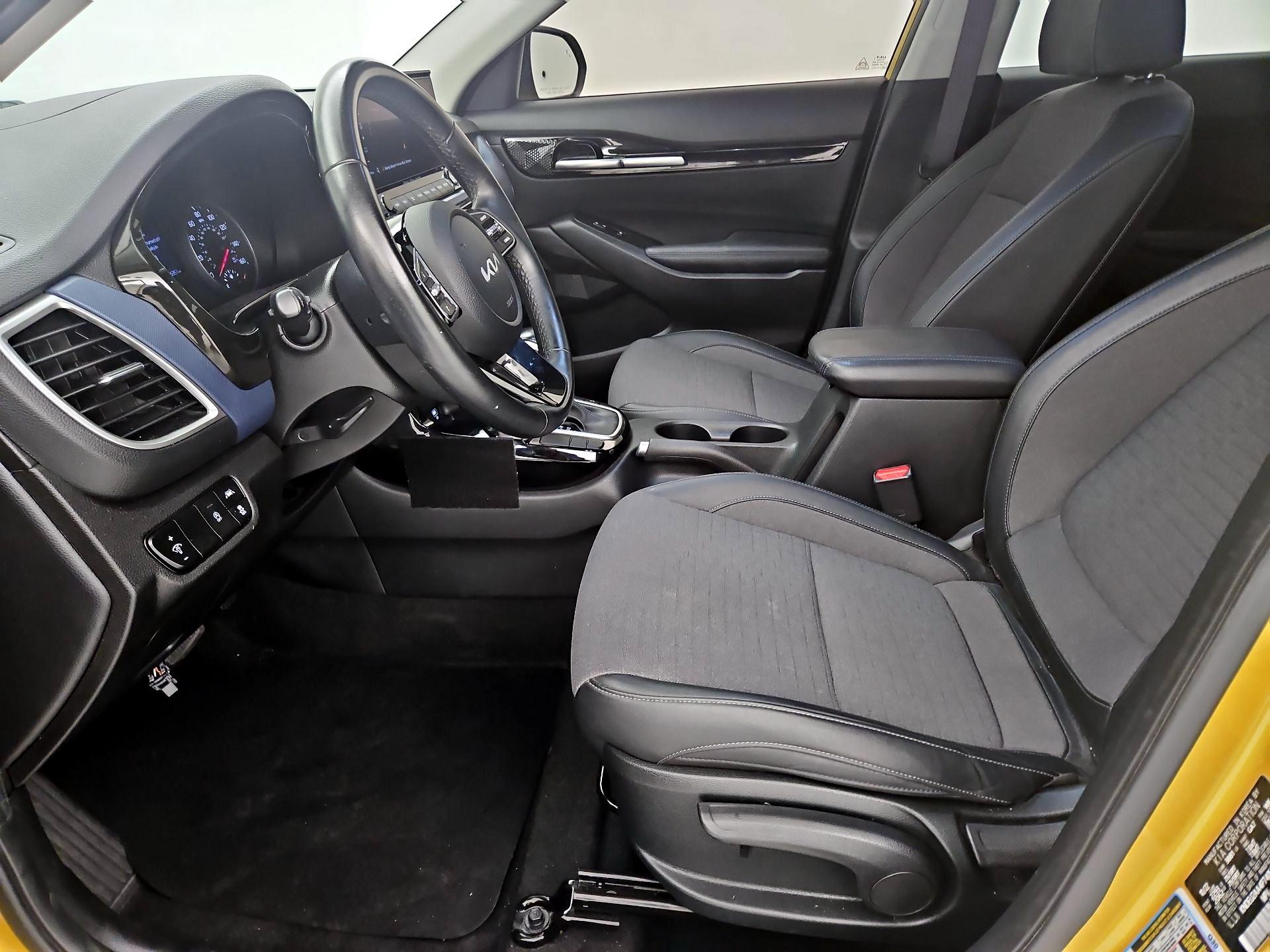 Thumbnail: 2023 Kia Seltos - 11