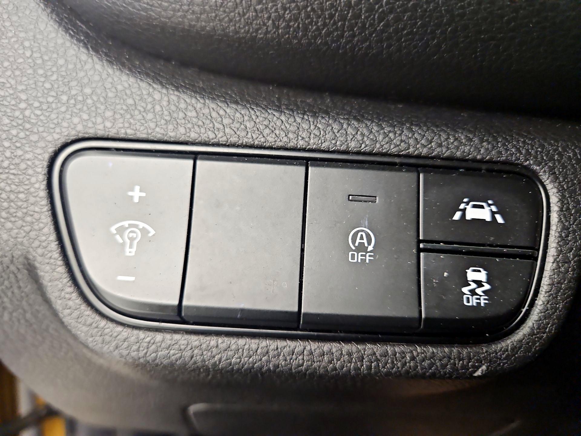 Thumbnail: 2023 Kia Seltos - 13