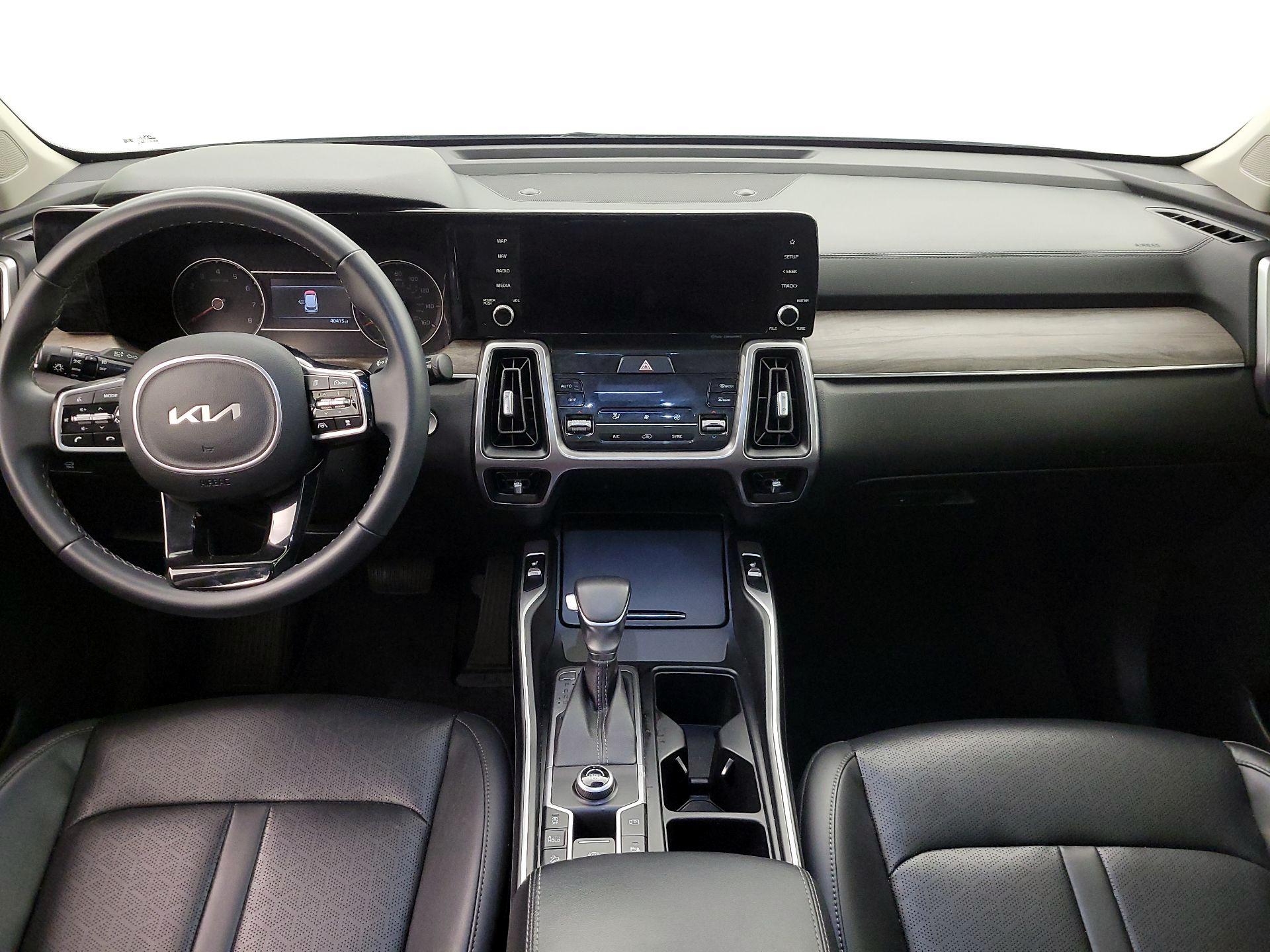 Thumbnail: 2023 Kia Sorento - 9