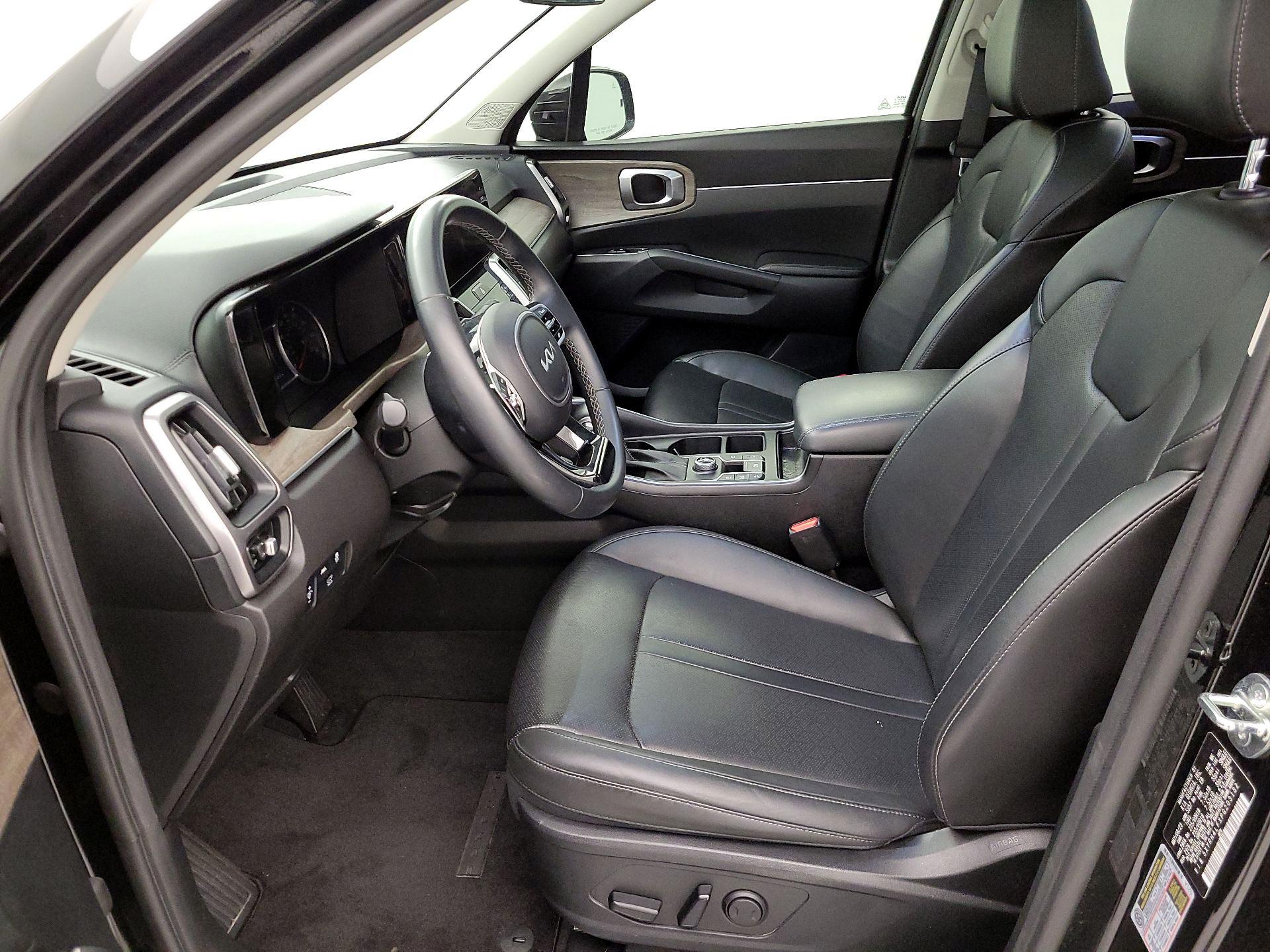 Thumbnail: 2023 Kia Sorento - 11