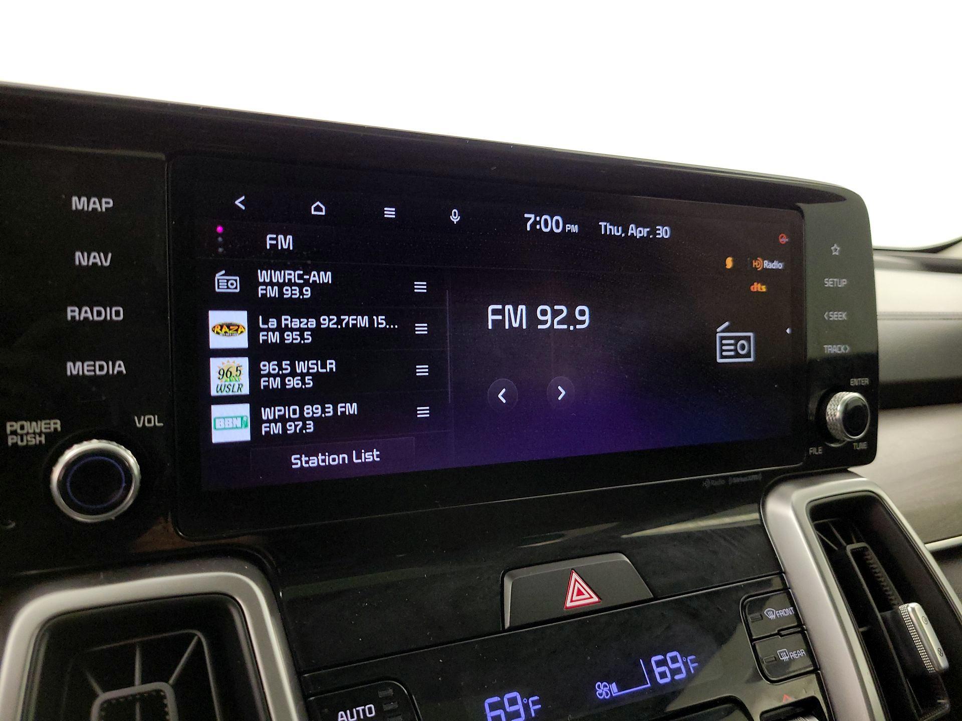 Thumbnail: 2023 Kia Sorento - 16