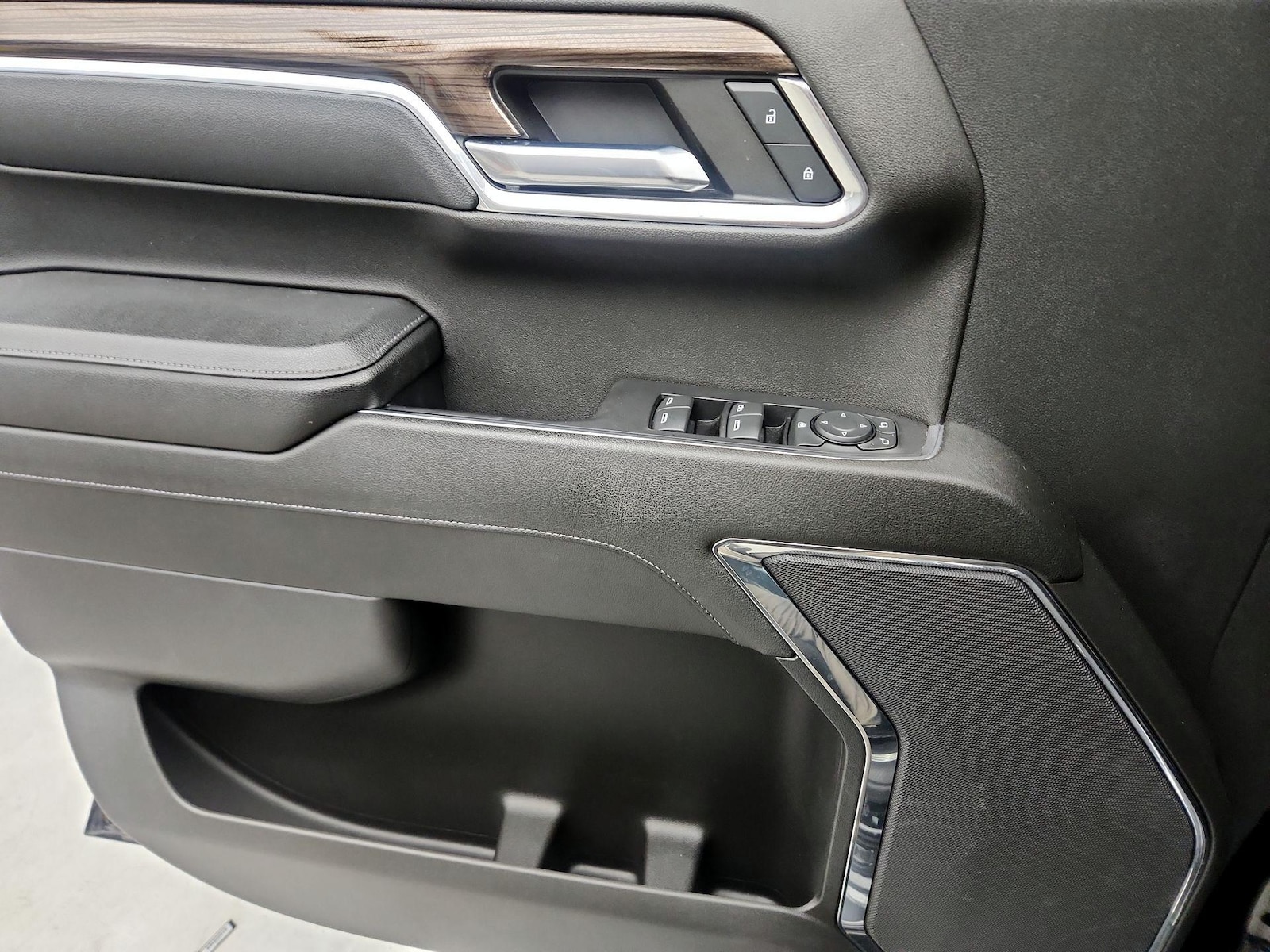 2023 Chevrolet Silverado 1500 LT - Photo 13