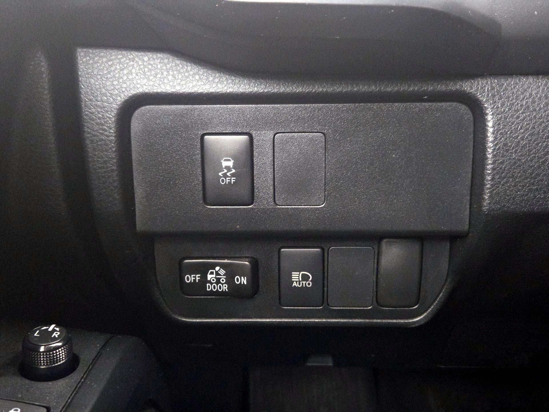 Thumbnail: 2022 Toyota Tacoma - 13