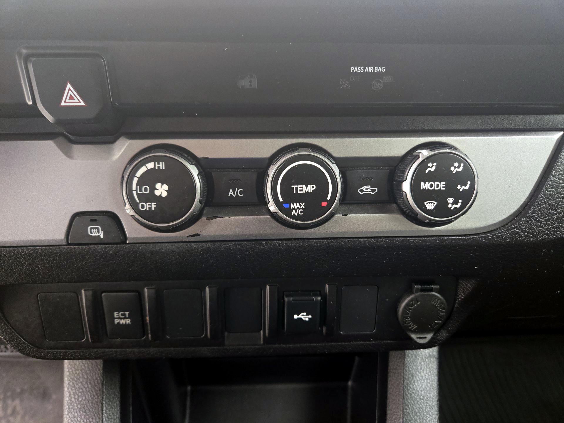 Thumbnail: 2022 Toyota Tacoma - 17