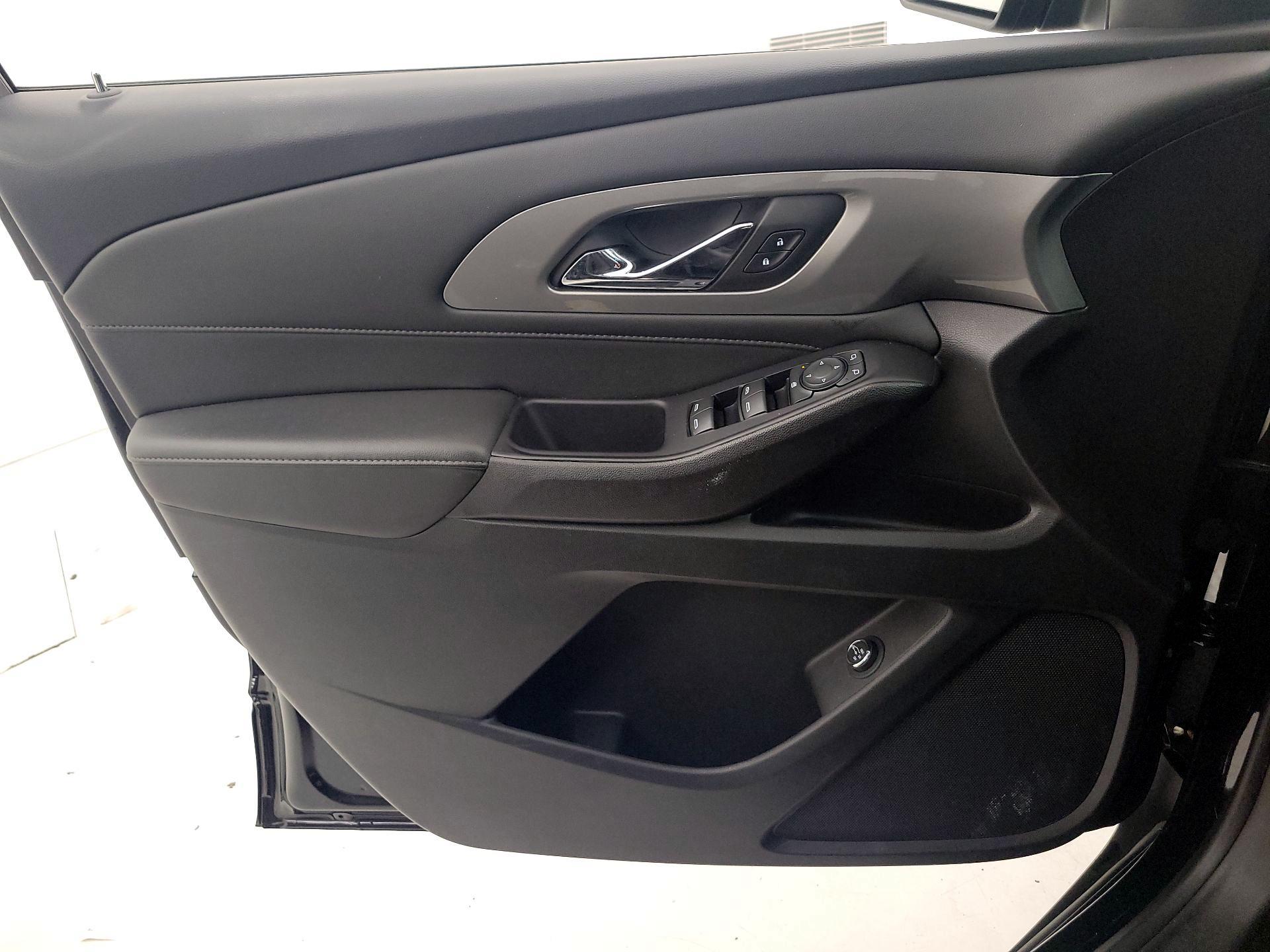 Thumbnail: 2023 Chevrolet Traverse - 12