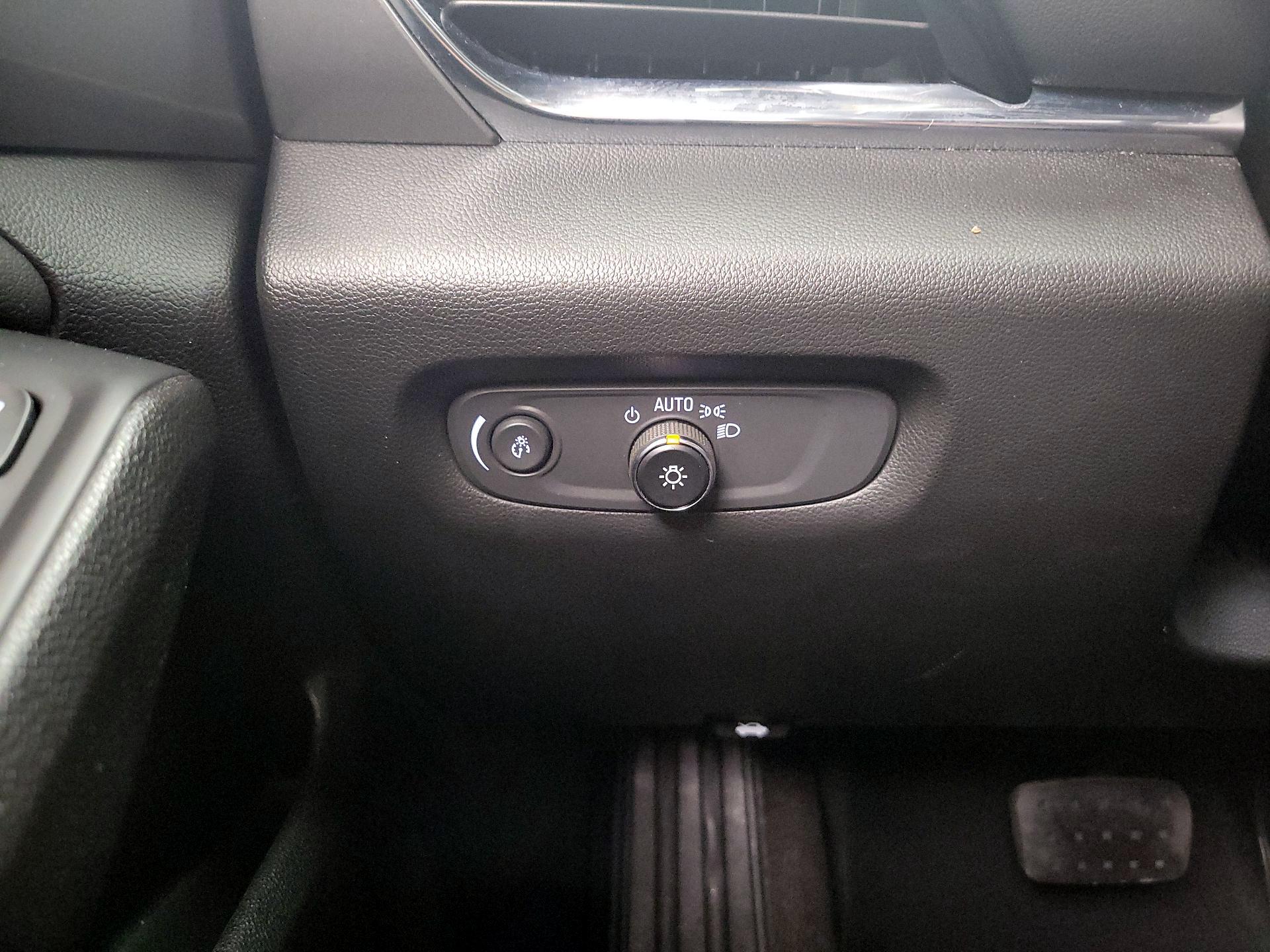 Thumbnail: 2023 Chevrolet Traverse - 13