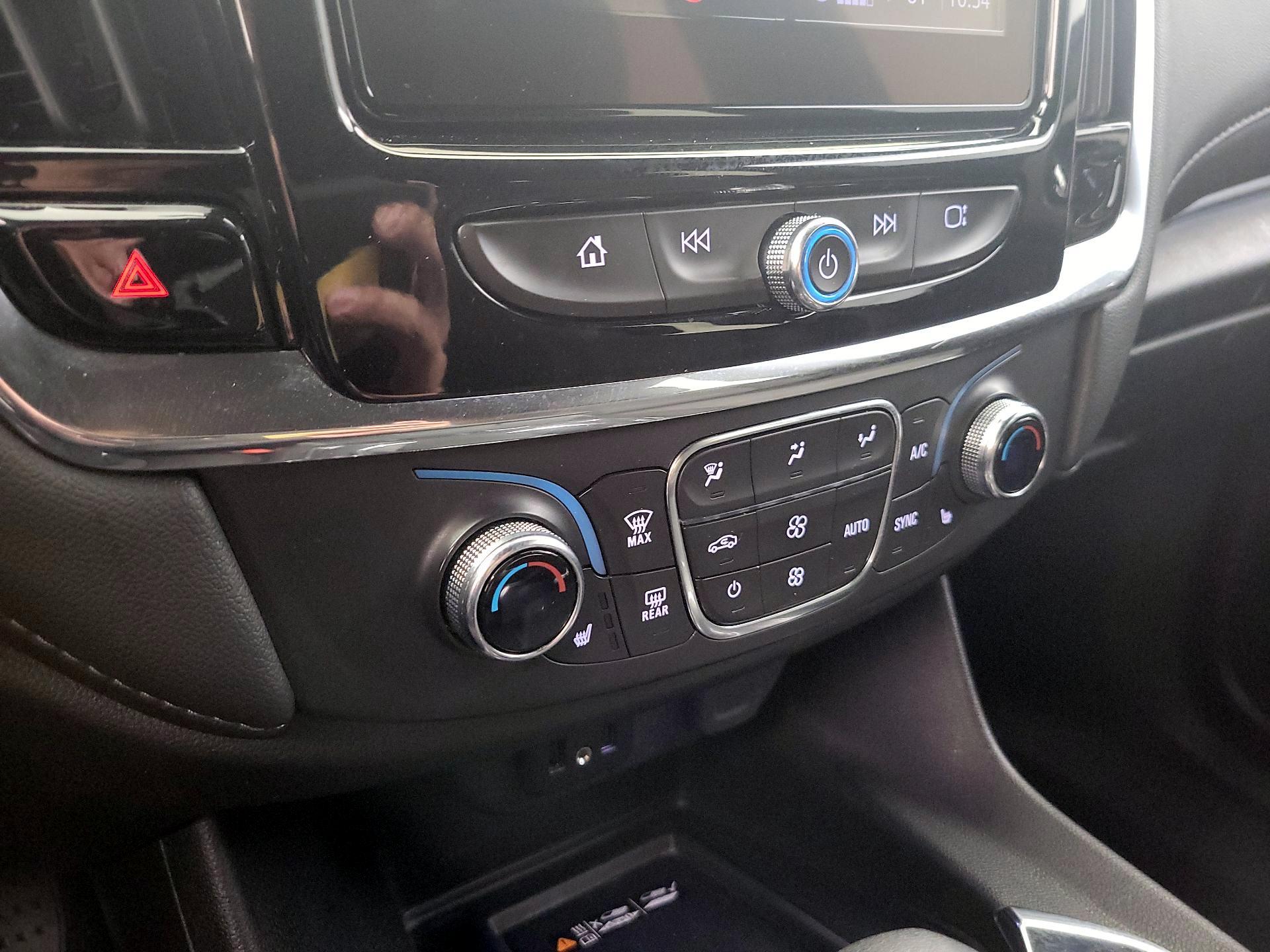 Thumbnail: 2023 Chevrolet Traverse - 16