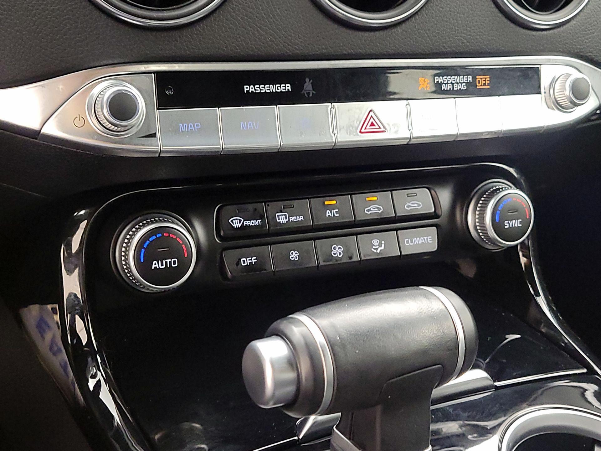 Thumbnail: 2022 Kia Stinger - 16