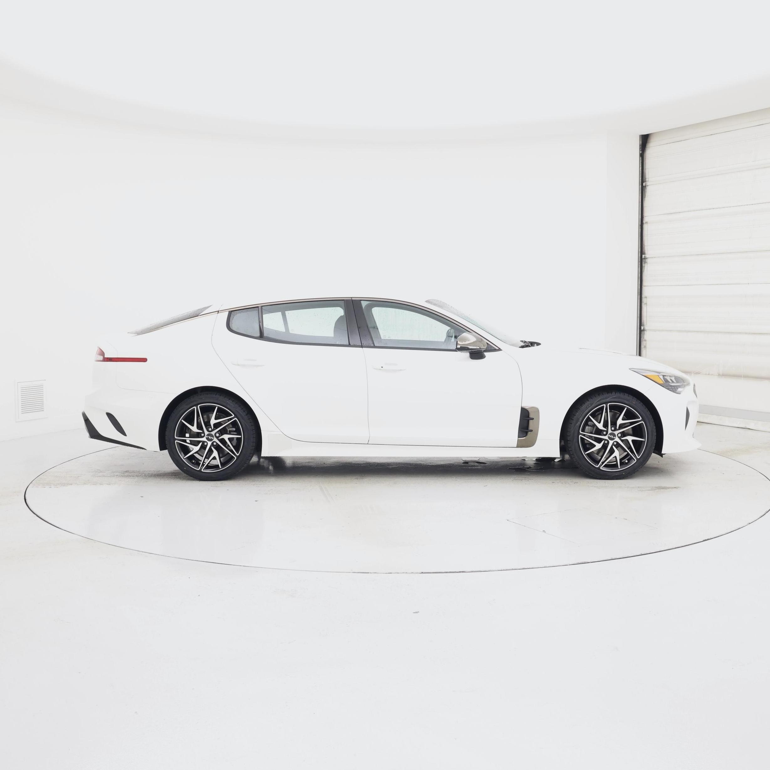 Thumbnail: 2022 Kia Stinger - 7