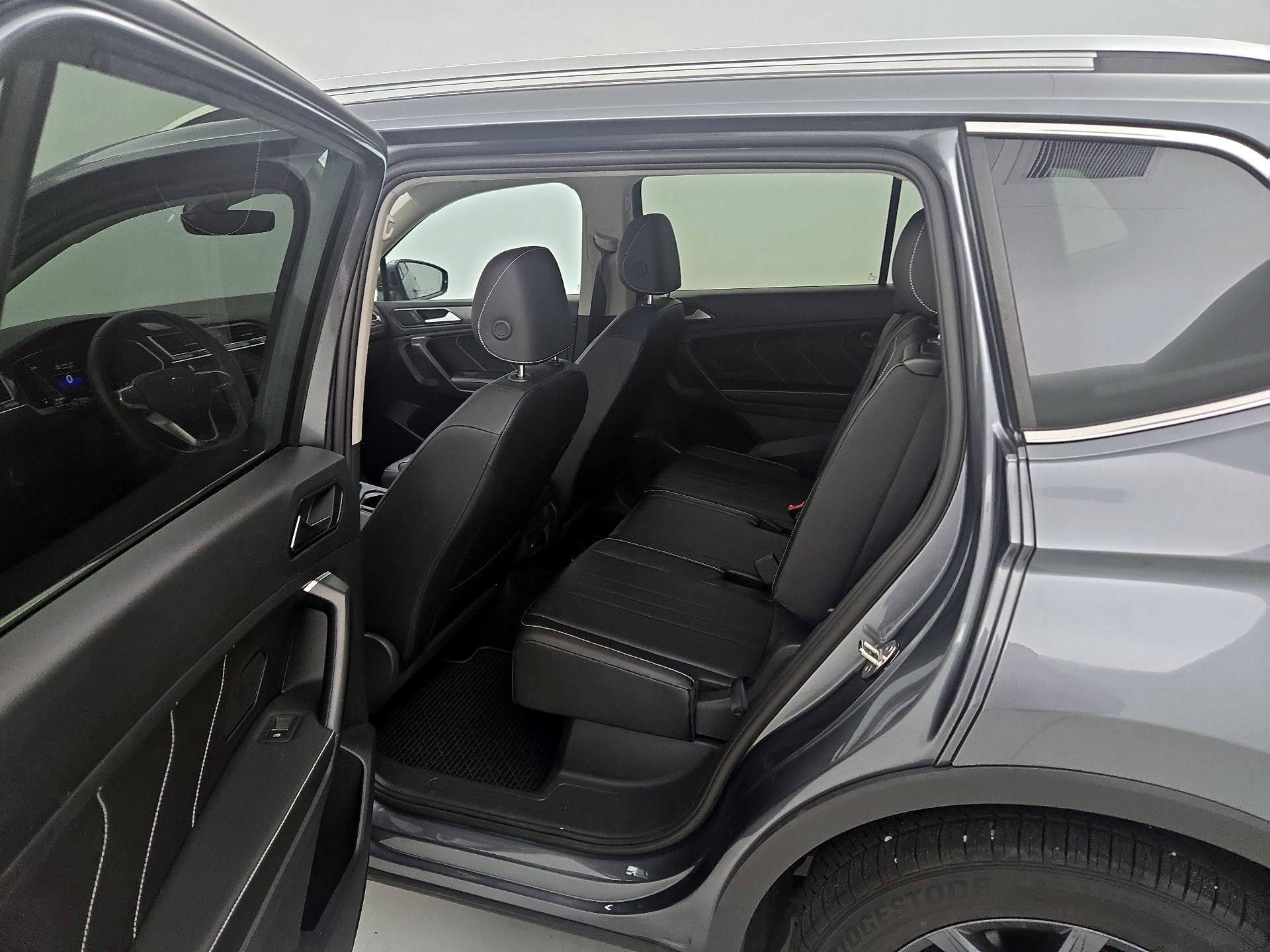 Thumbnail: 2023 Volkswagen Tiguan - 20