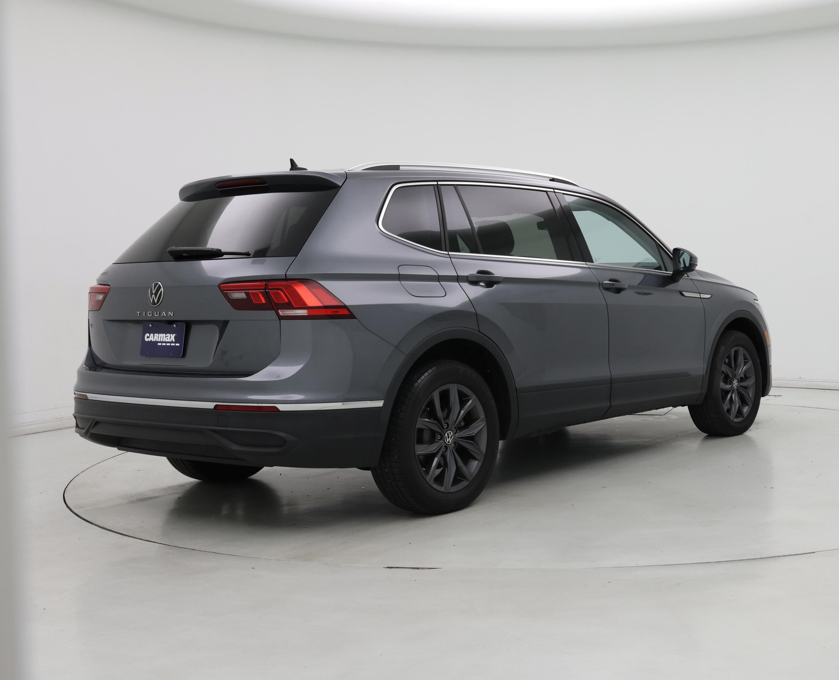 Thumbnail: 2023 Volkswagen Tiguan - 8