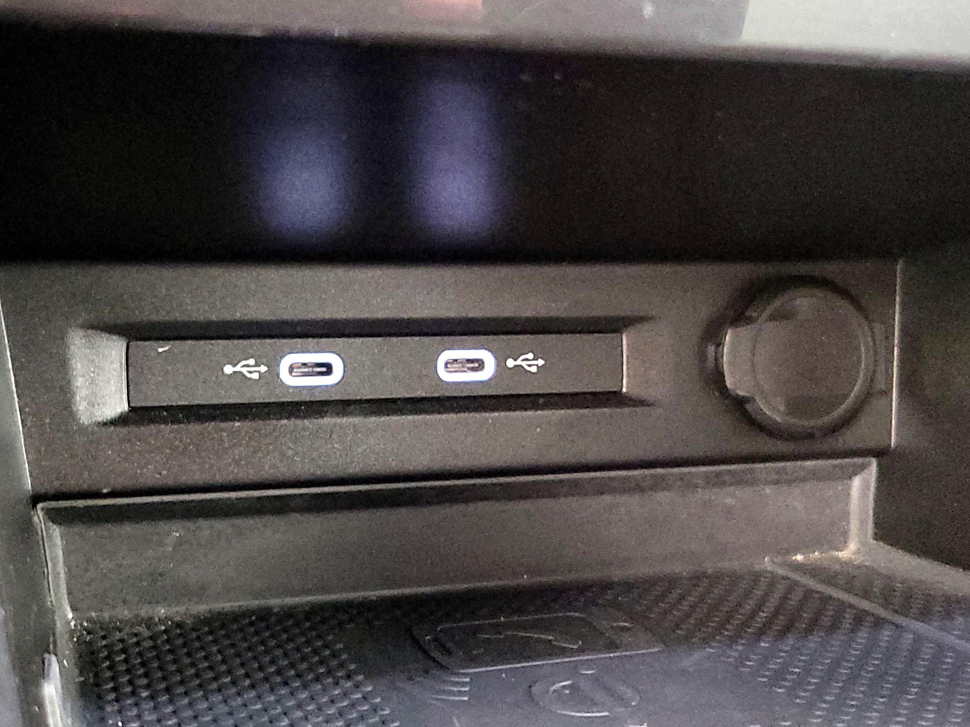 Thumbnail: 2021 Volkswagen Tiguan - 18