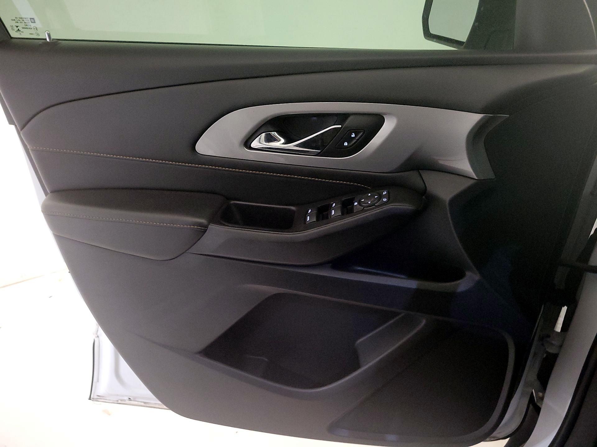 Thumbnail: 2021 Chevrolet Traverse - 12