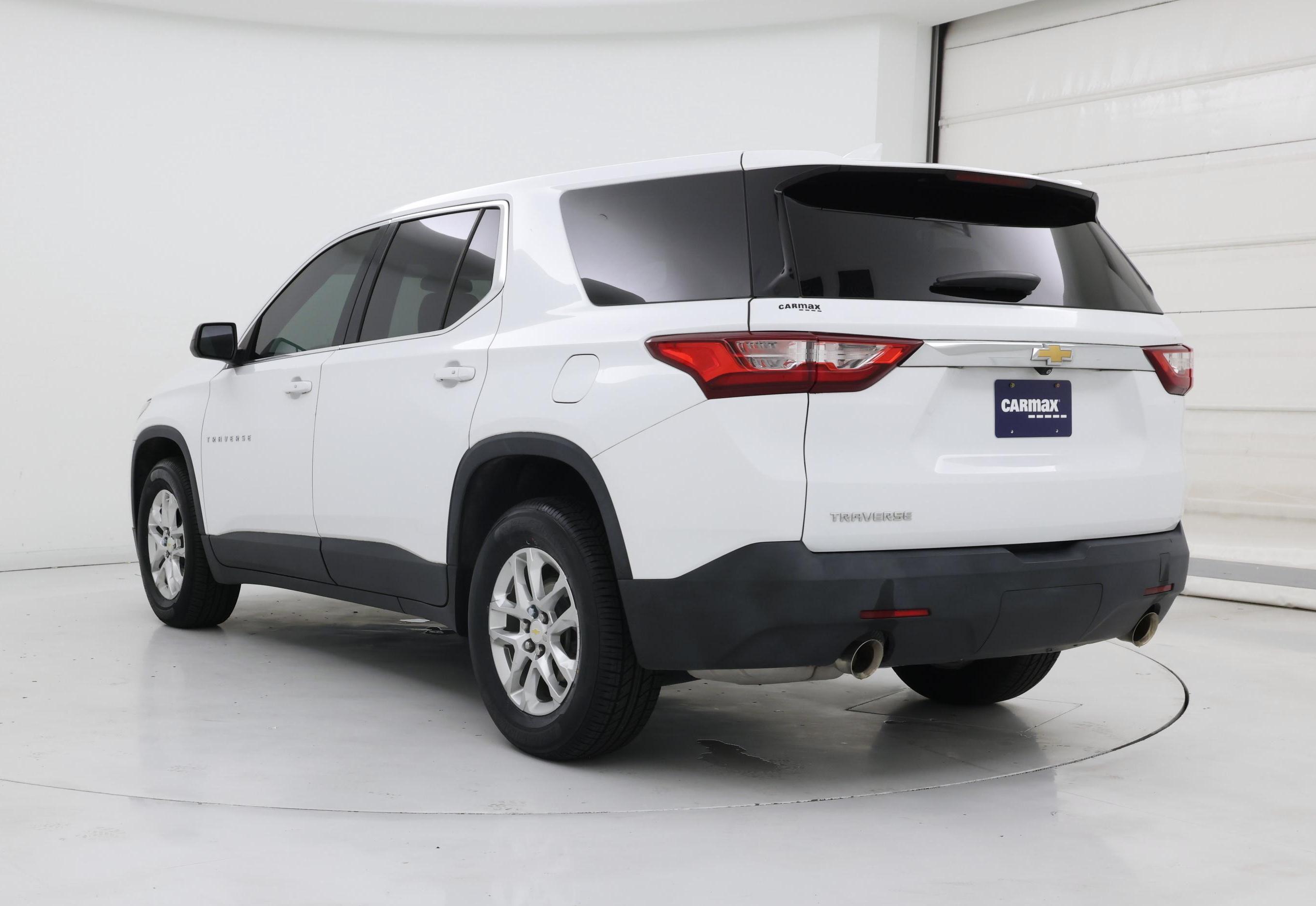 Thumbnail: 2021 Chevrolet Traverse - 2