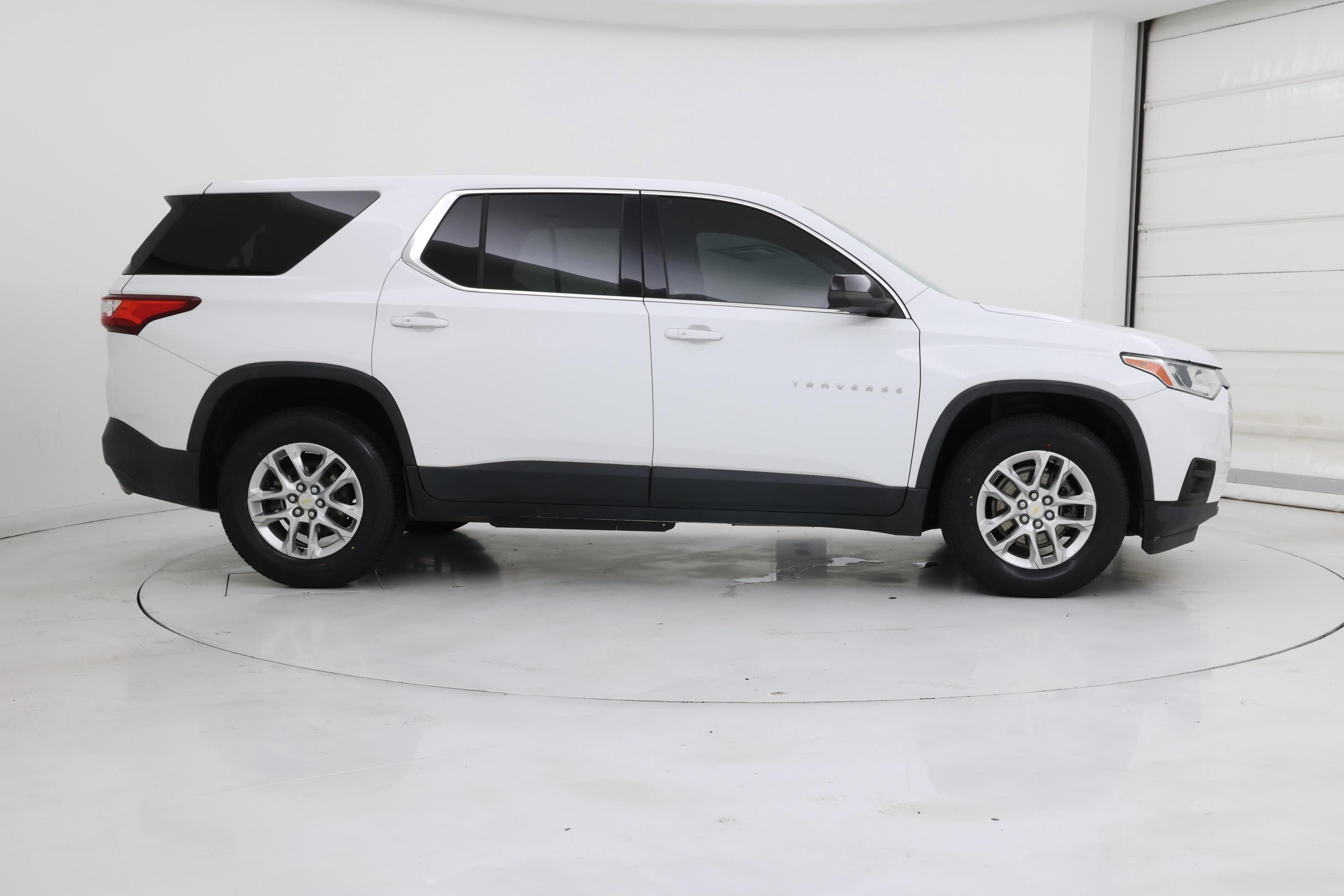 Thumbnail: 2021 Chevrolet Traverse - 7
