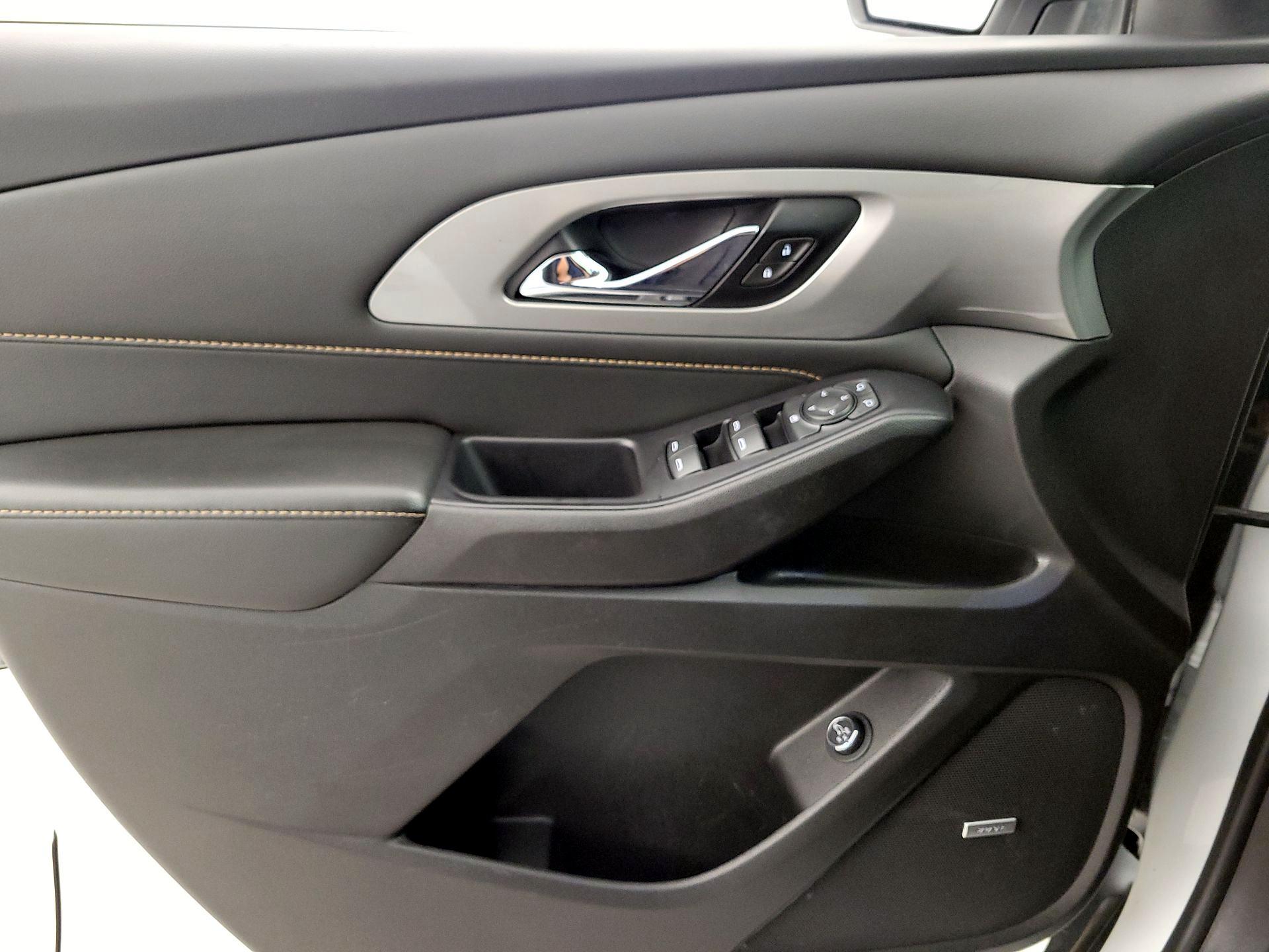 Thumbnail: 2021 Chevrolet Traverse - 12