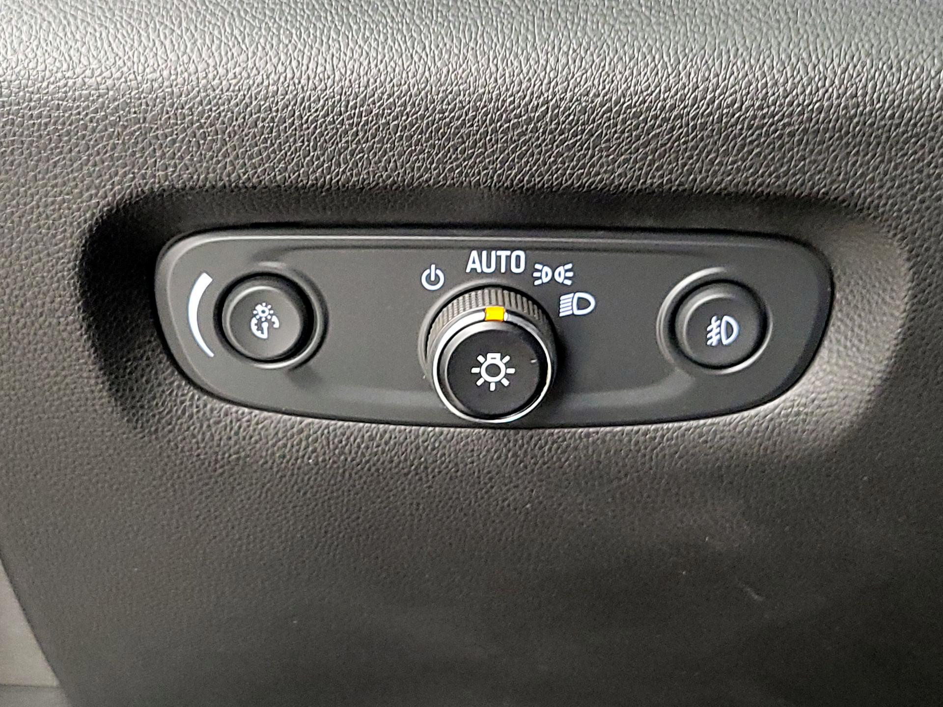 Thumbnail: 2021 Chevrolet Traverse - 13