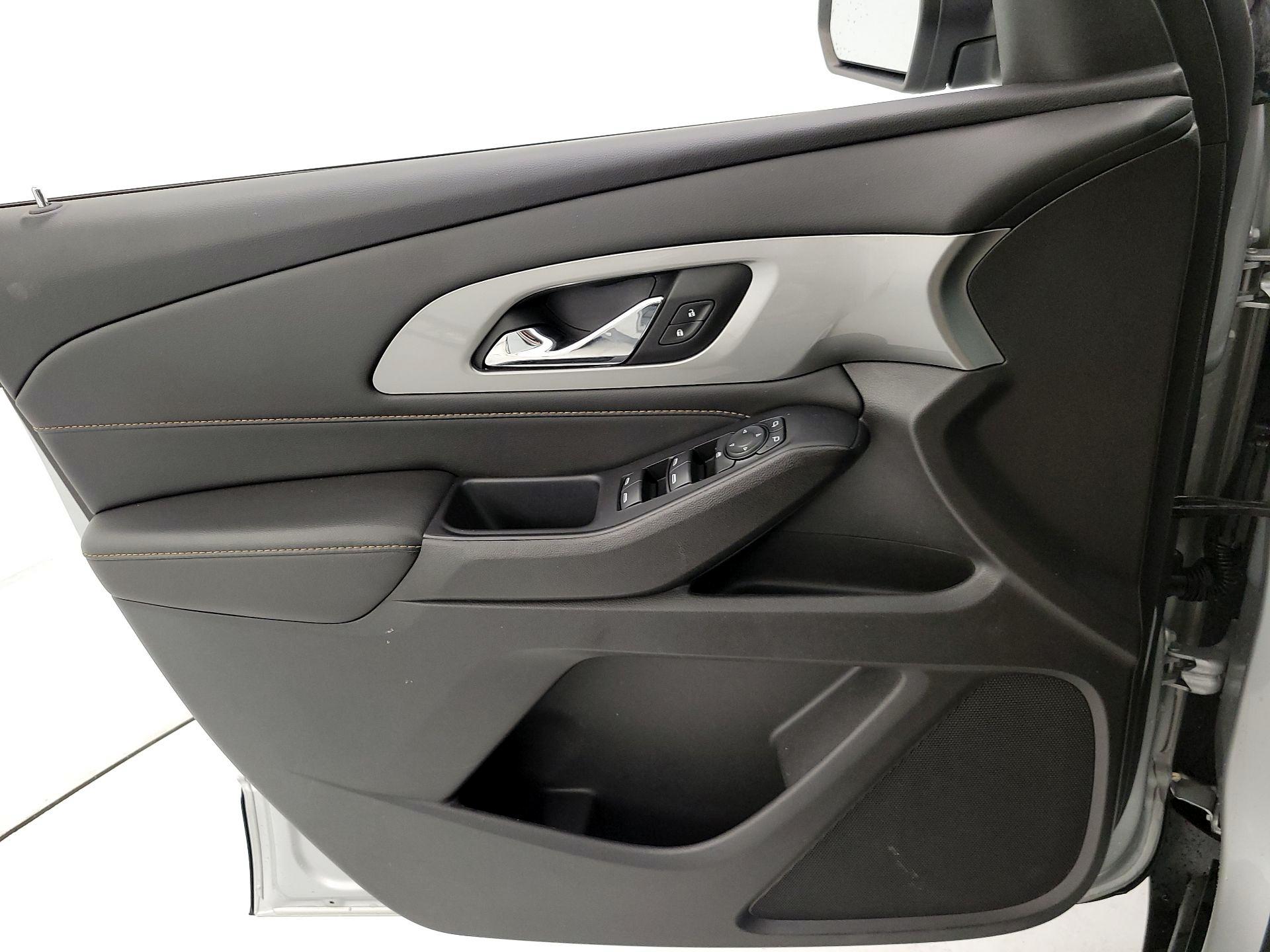 Thumbnail: 2021 Chevrolet Traverse - 12