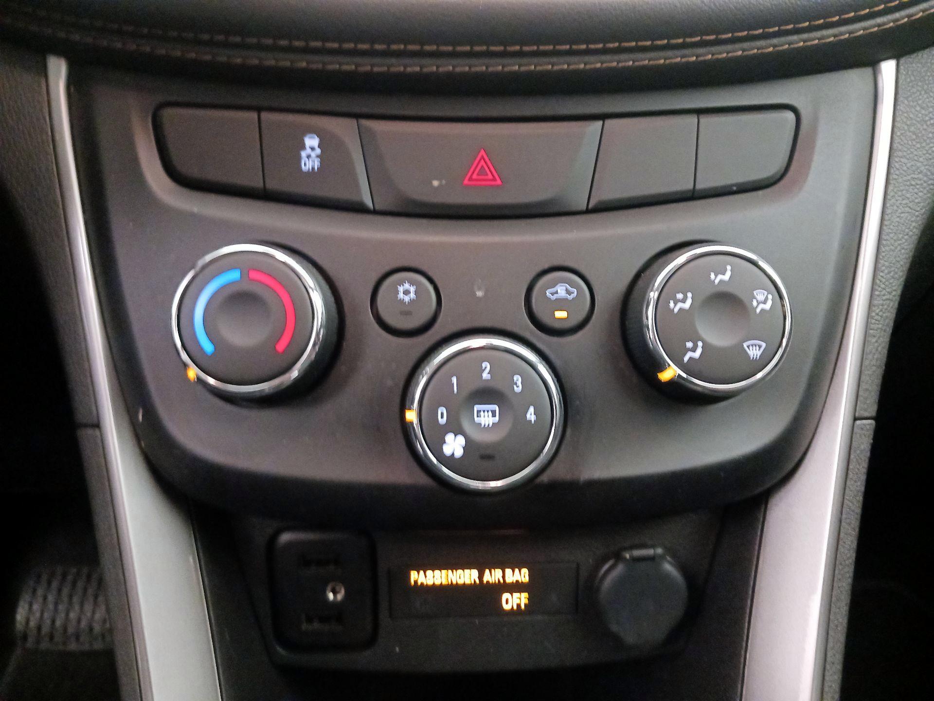 Thumbnail: 2020 Chevrolet Trax - 16