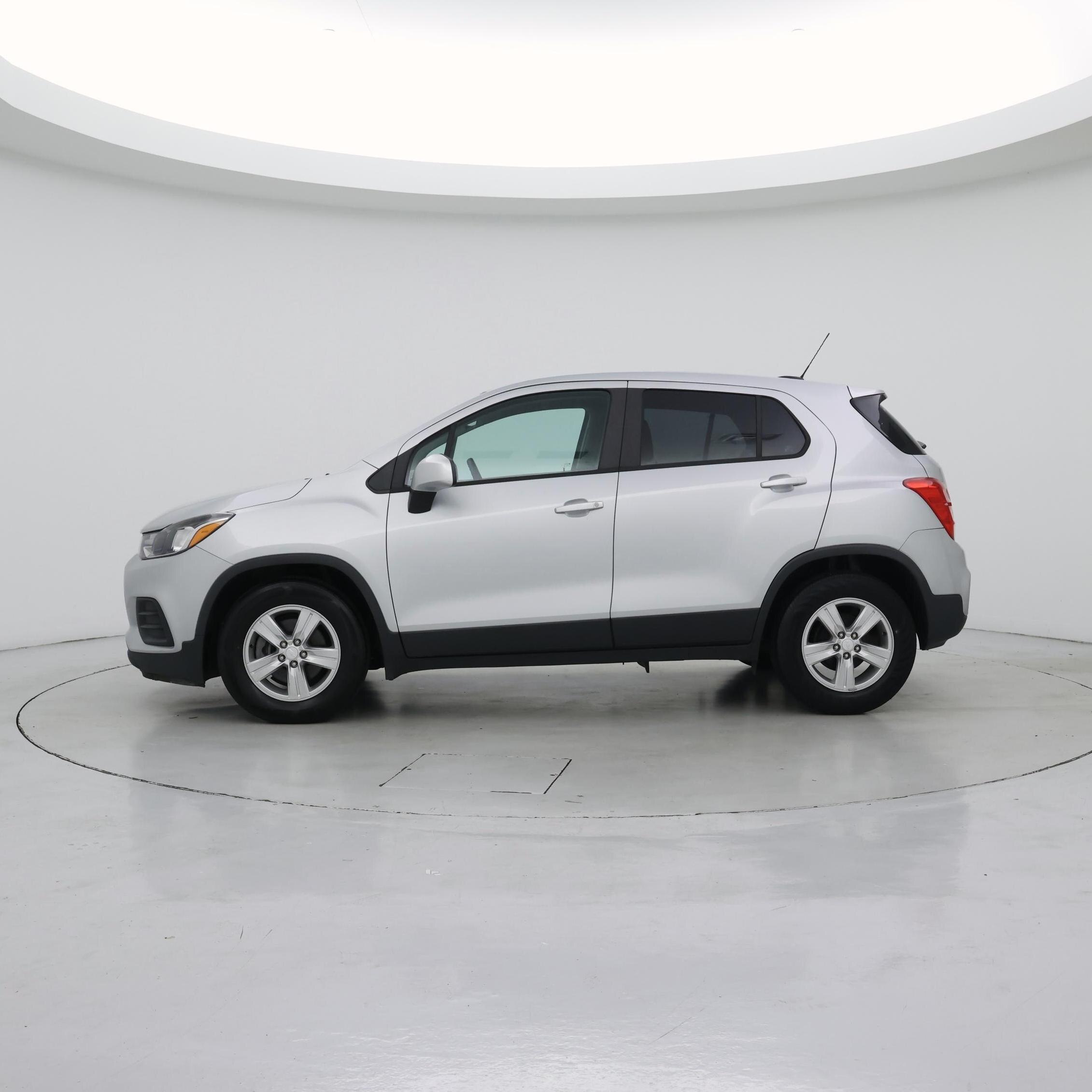 Thumbnail: 2020 Chevrolet Trax - 3