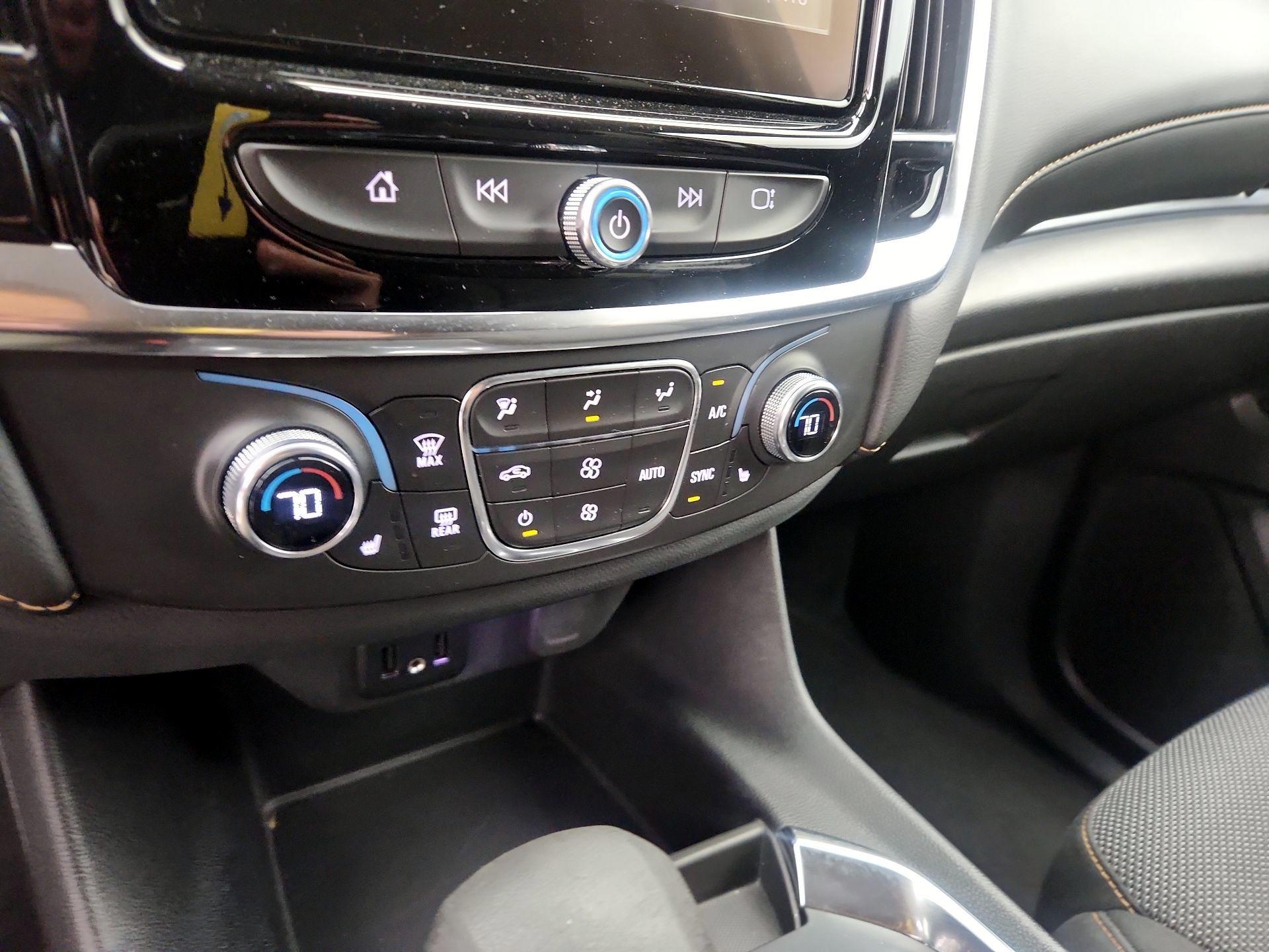 Thumbnail: 2021 Chevrolet Traverse - 16