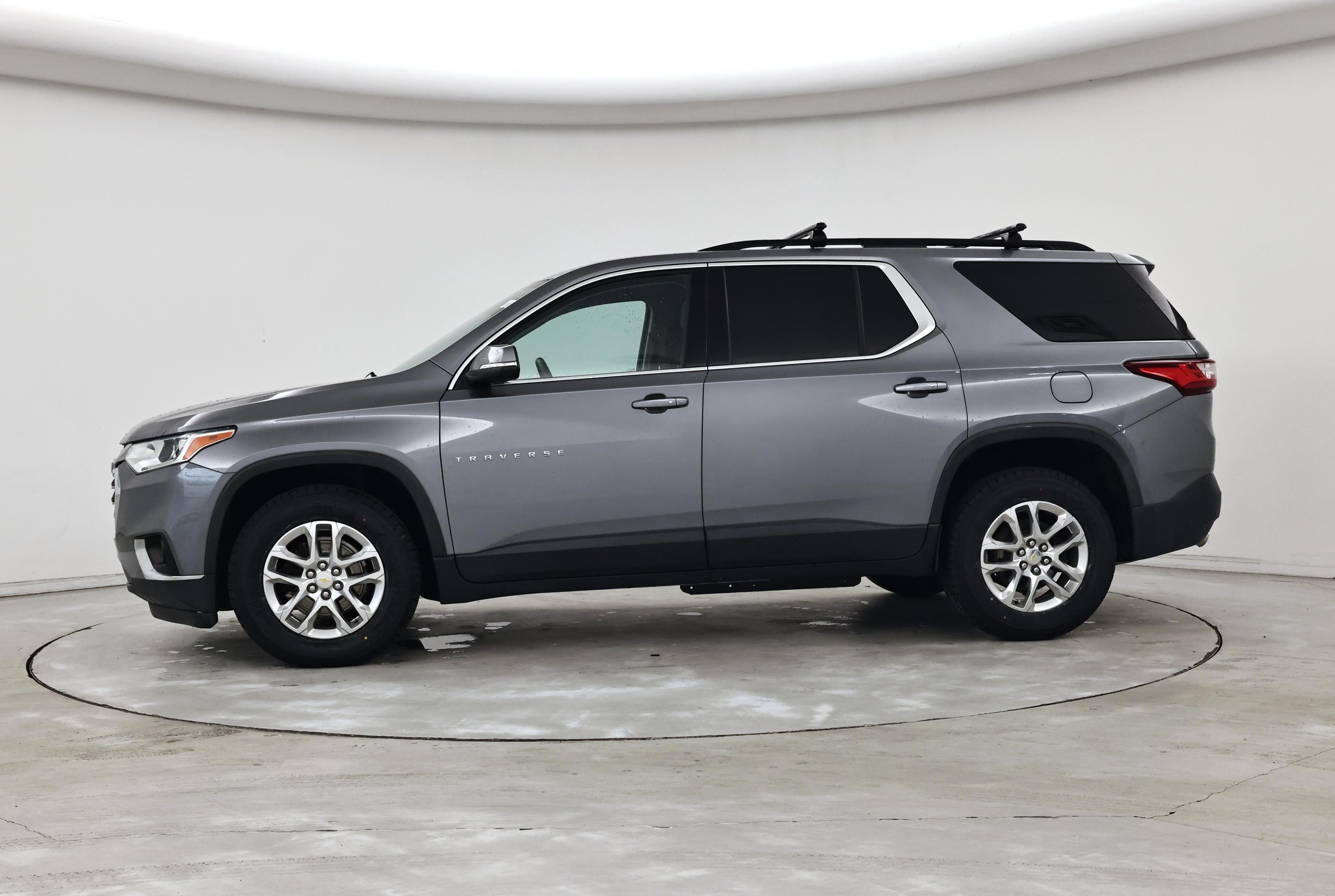 Thumbnail: 2021 Chevrolet Traverse - 3