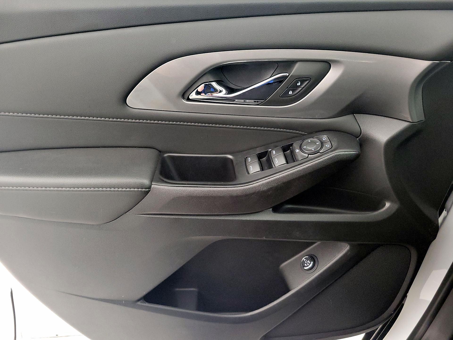 Thumbnail: 2023 Chevrolet Traverse - 12