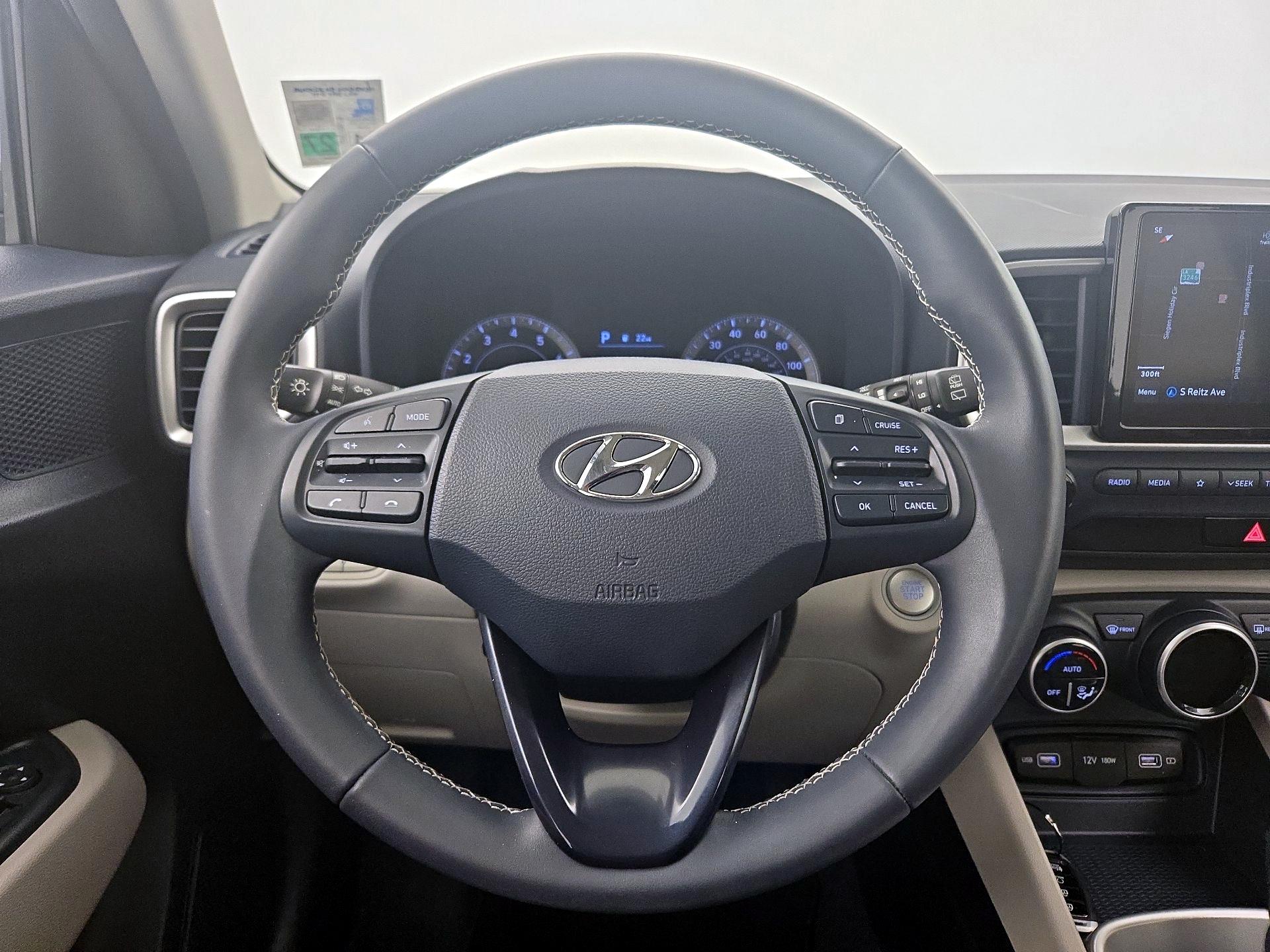 Thumbnail: 2022 Hyundai Venue - 10