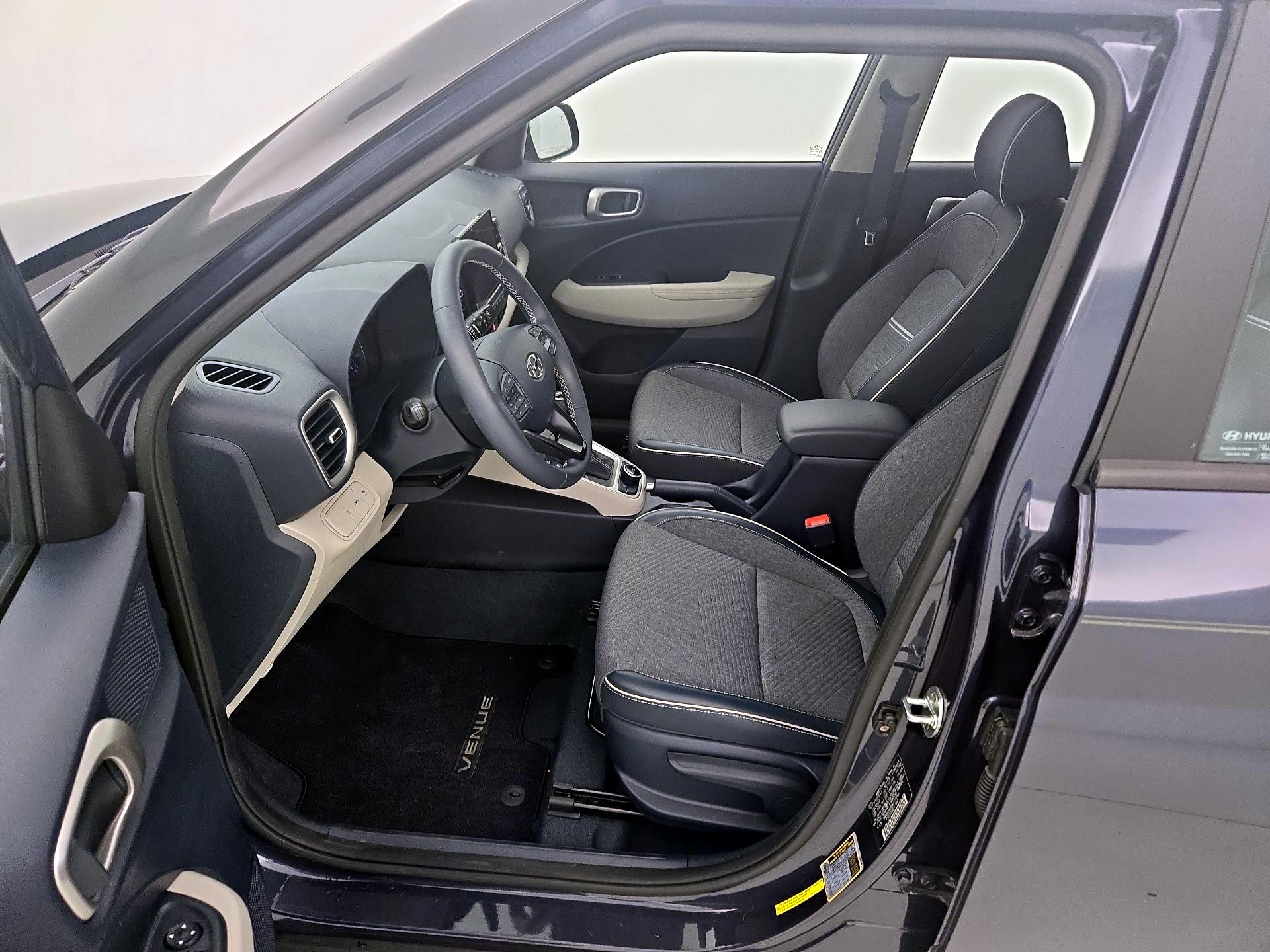 Thumbnail: 2022 Hyundai Venue - 11