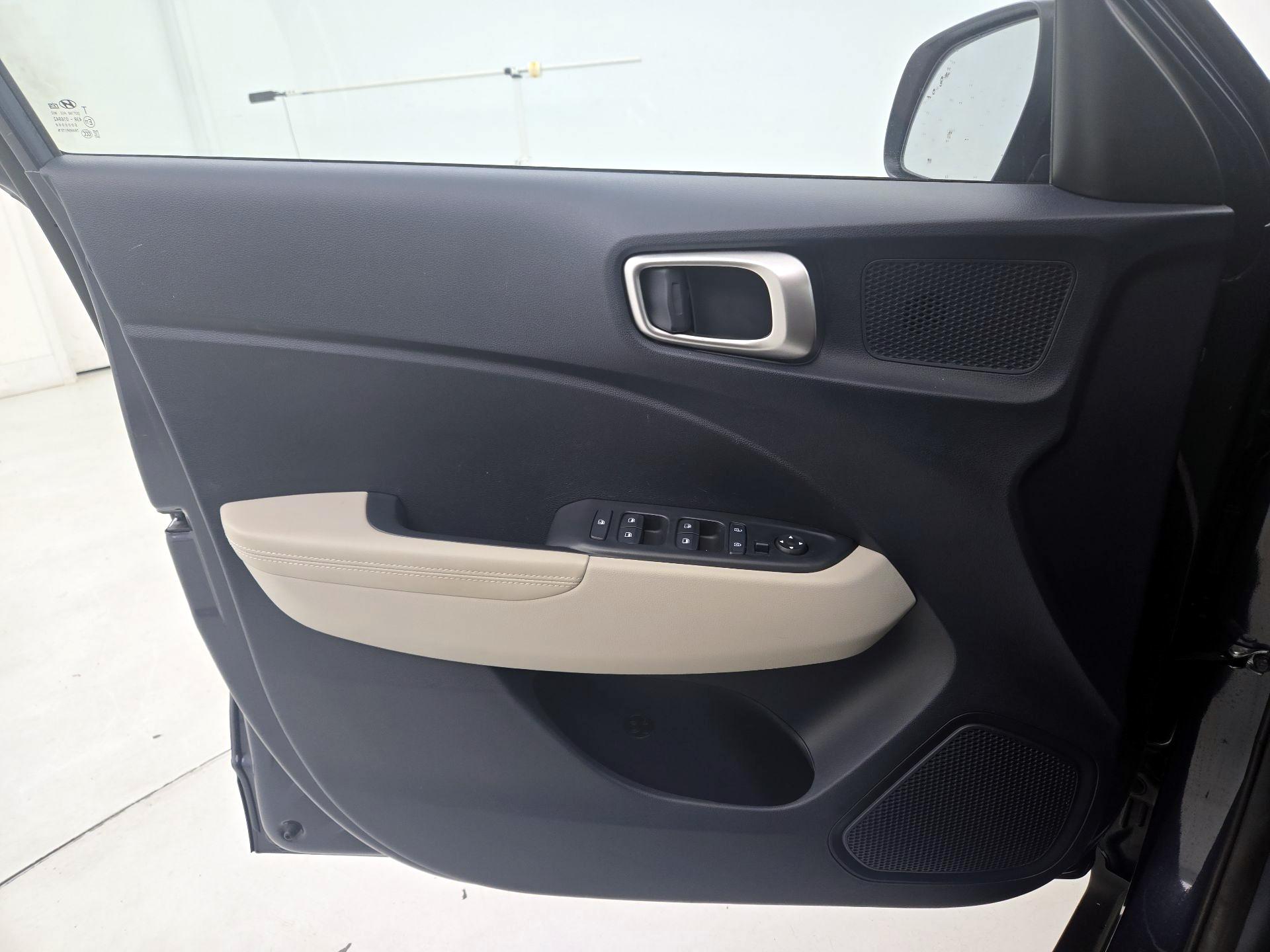 Thumbnail: 2022 Hyundai Venue - 12