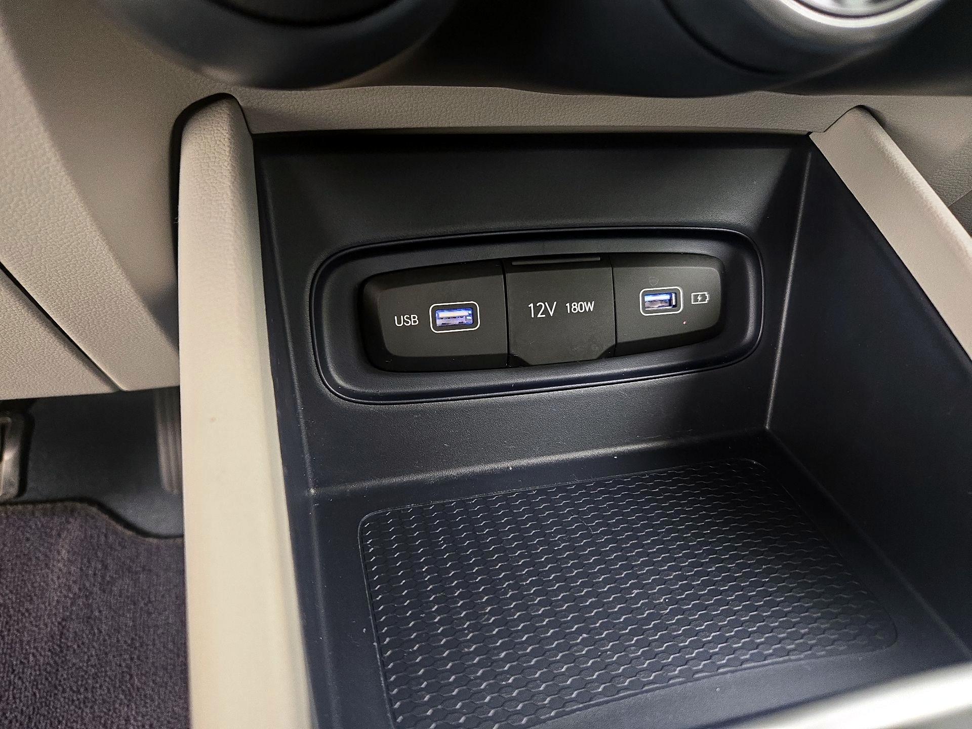 Thumbnail: 2022 Hyundai Venue - 19